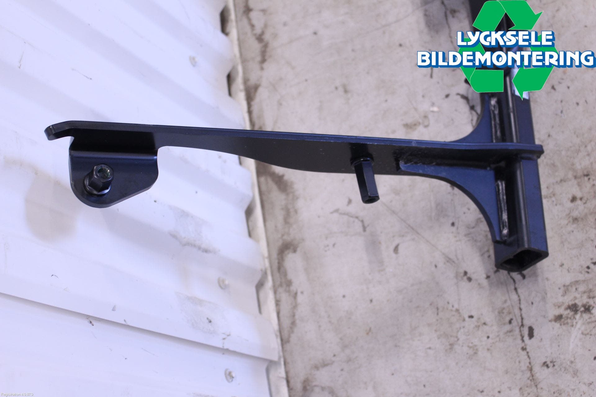 Audi A6 F2/C8 19- Dragkrok