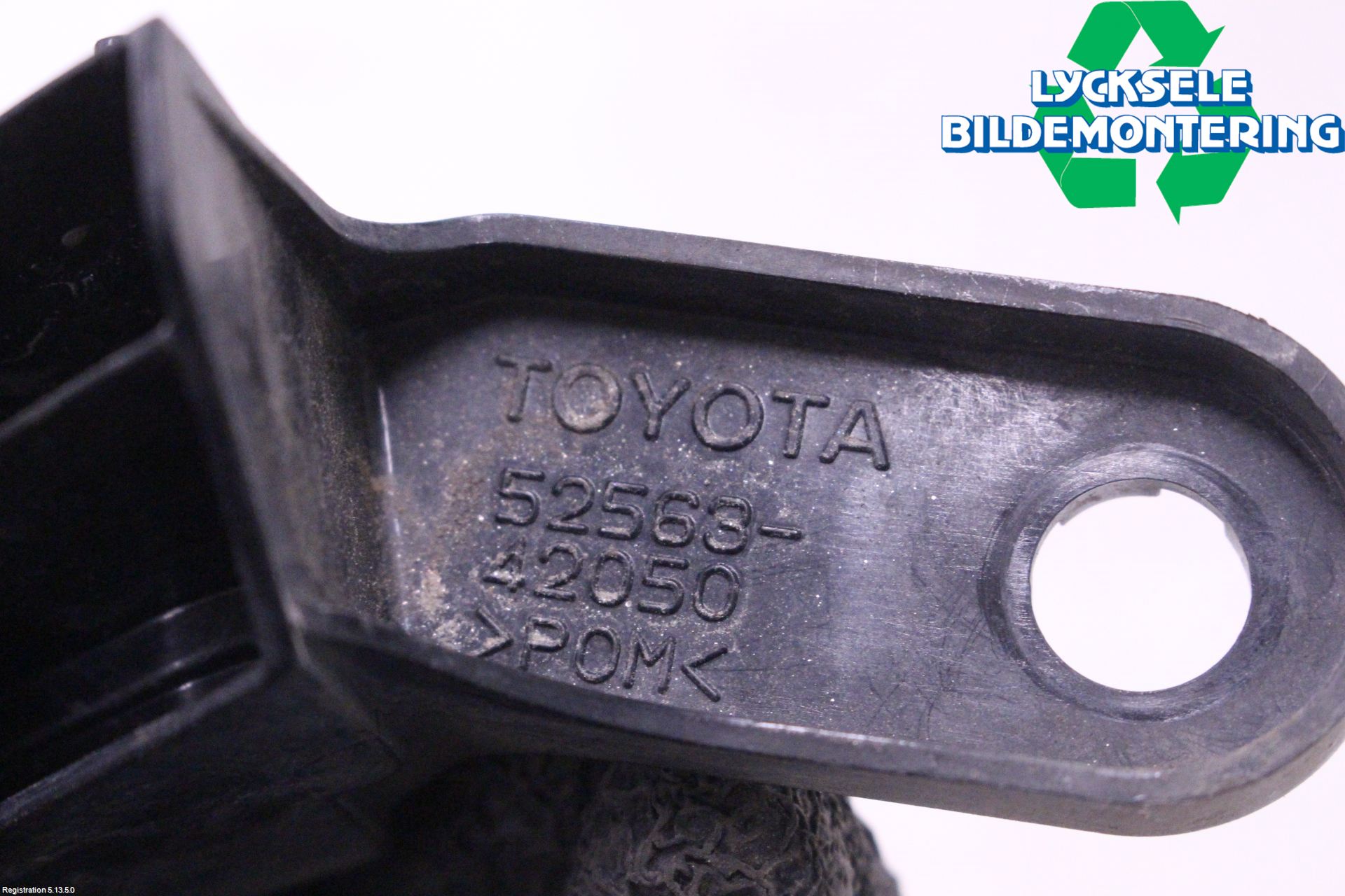 Toyota RAV4 19- Stötfångarfäste Bak Vä