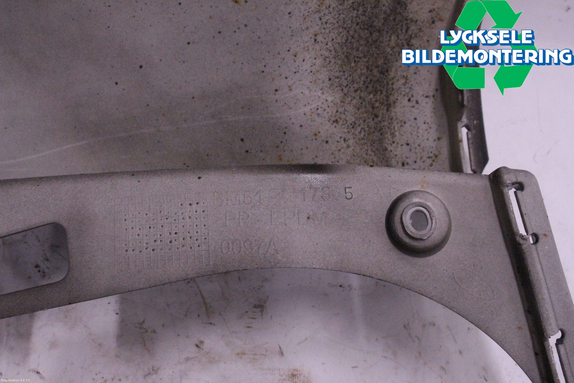 Ford FOCUS 15-18 Stötfångardel Bak Vä