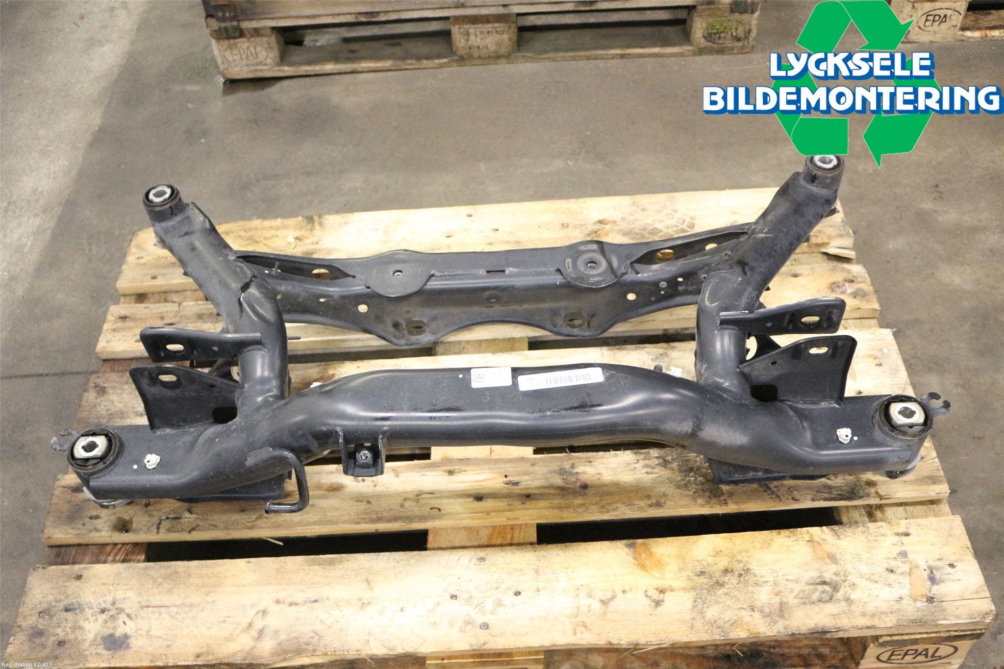 Volkswagen VW TIGUAN 16-24 Bakaxelbalk