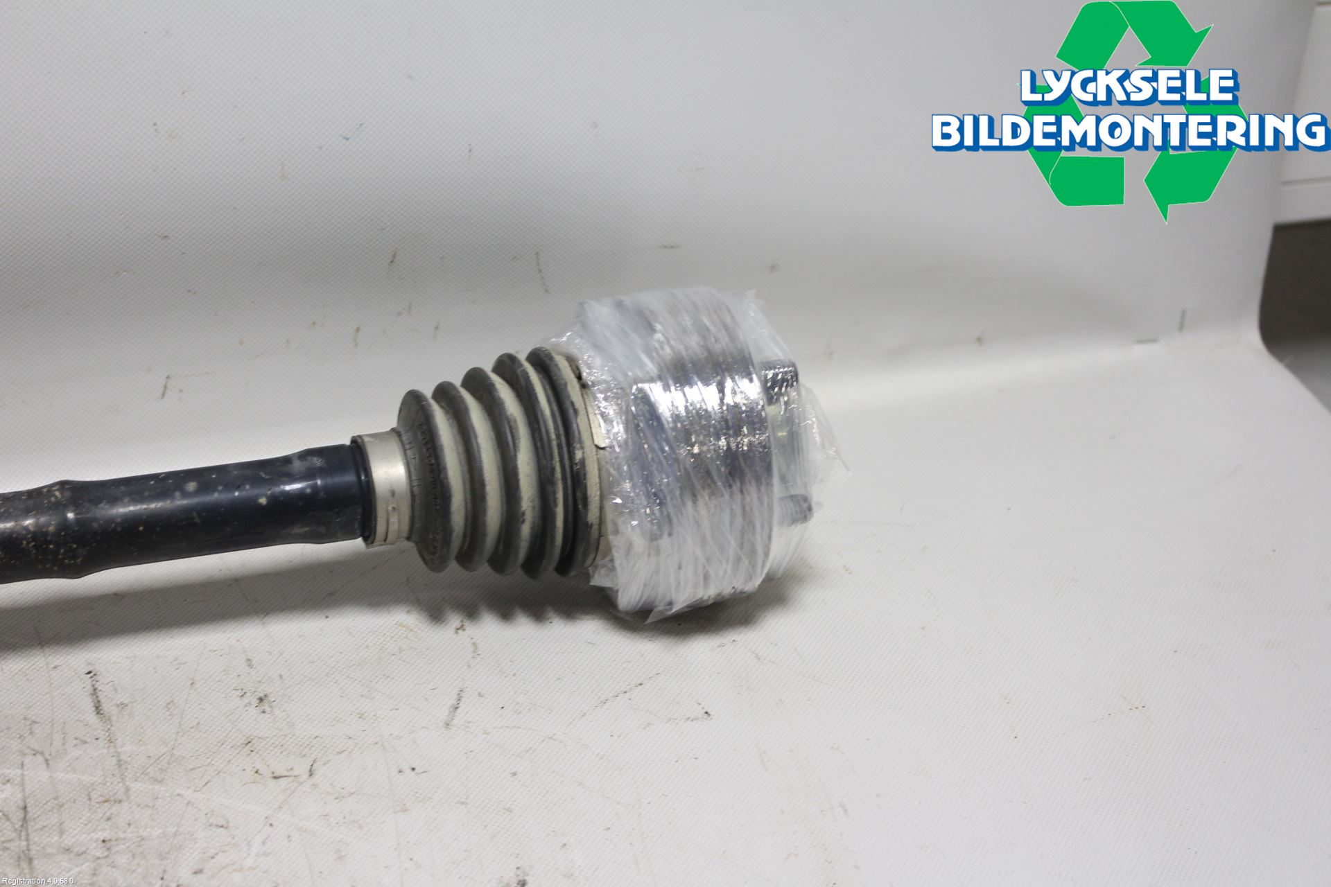 Volkswagen VW TRANSP/CARAVELLE (T5) 04-15 Drivaxel Bak Höger