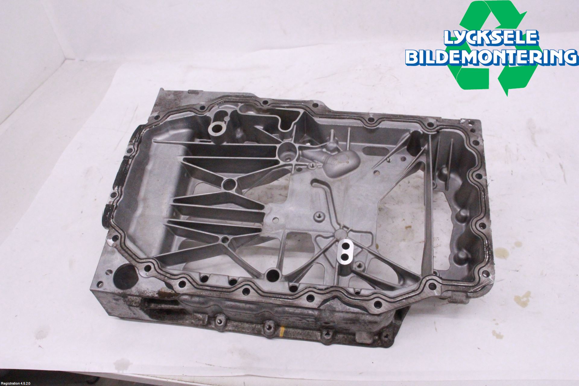 Volkswagen VW PASSAT 20-24 Oljetråg