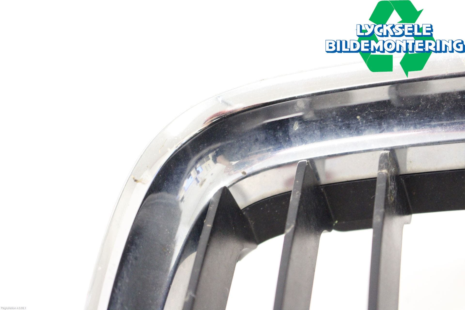 BMW 3 E90/91 SED/TOU 05-12 Grilldel Höger