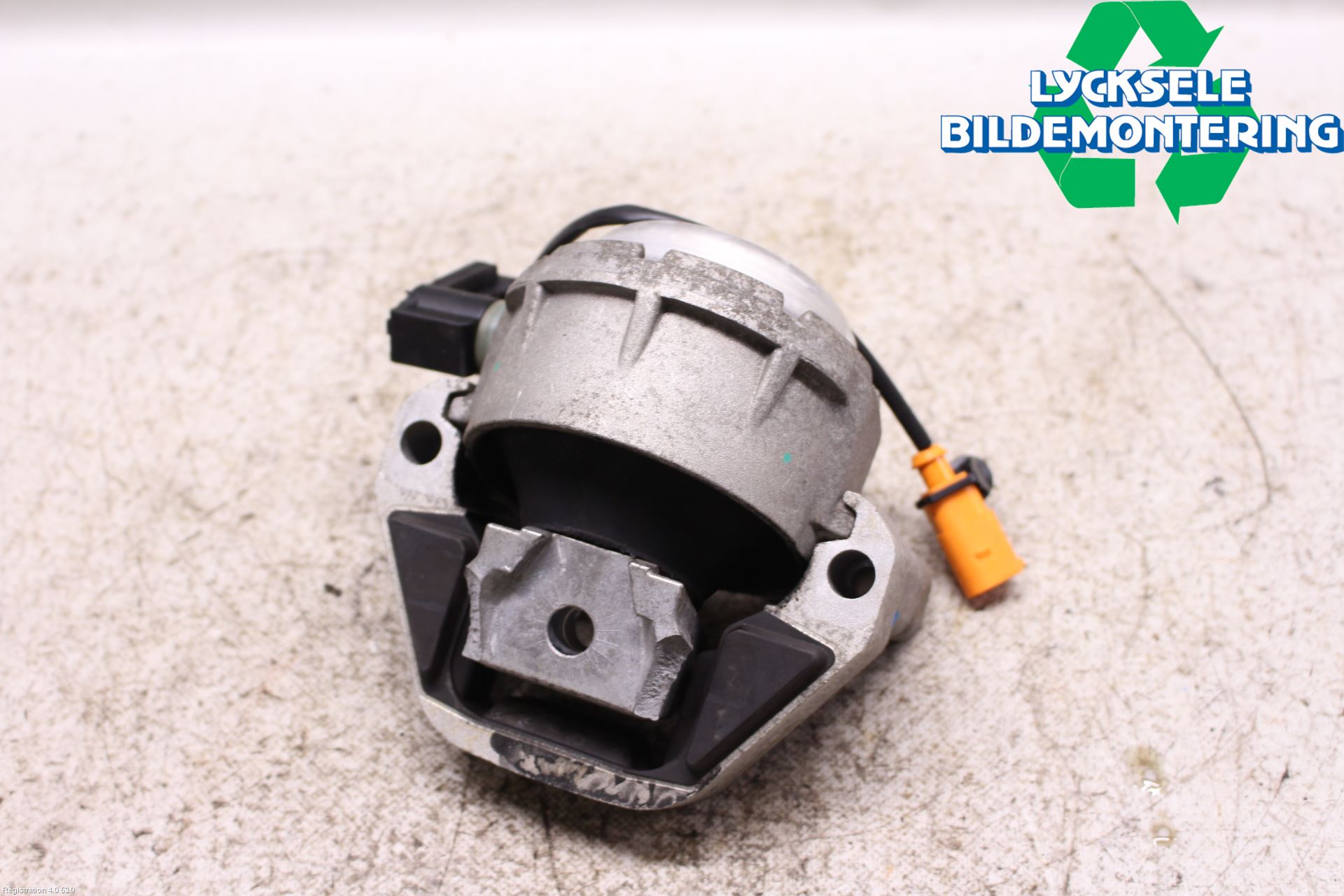 Audi A6 ALLROAD 12-18 Motorfäste