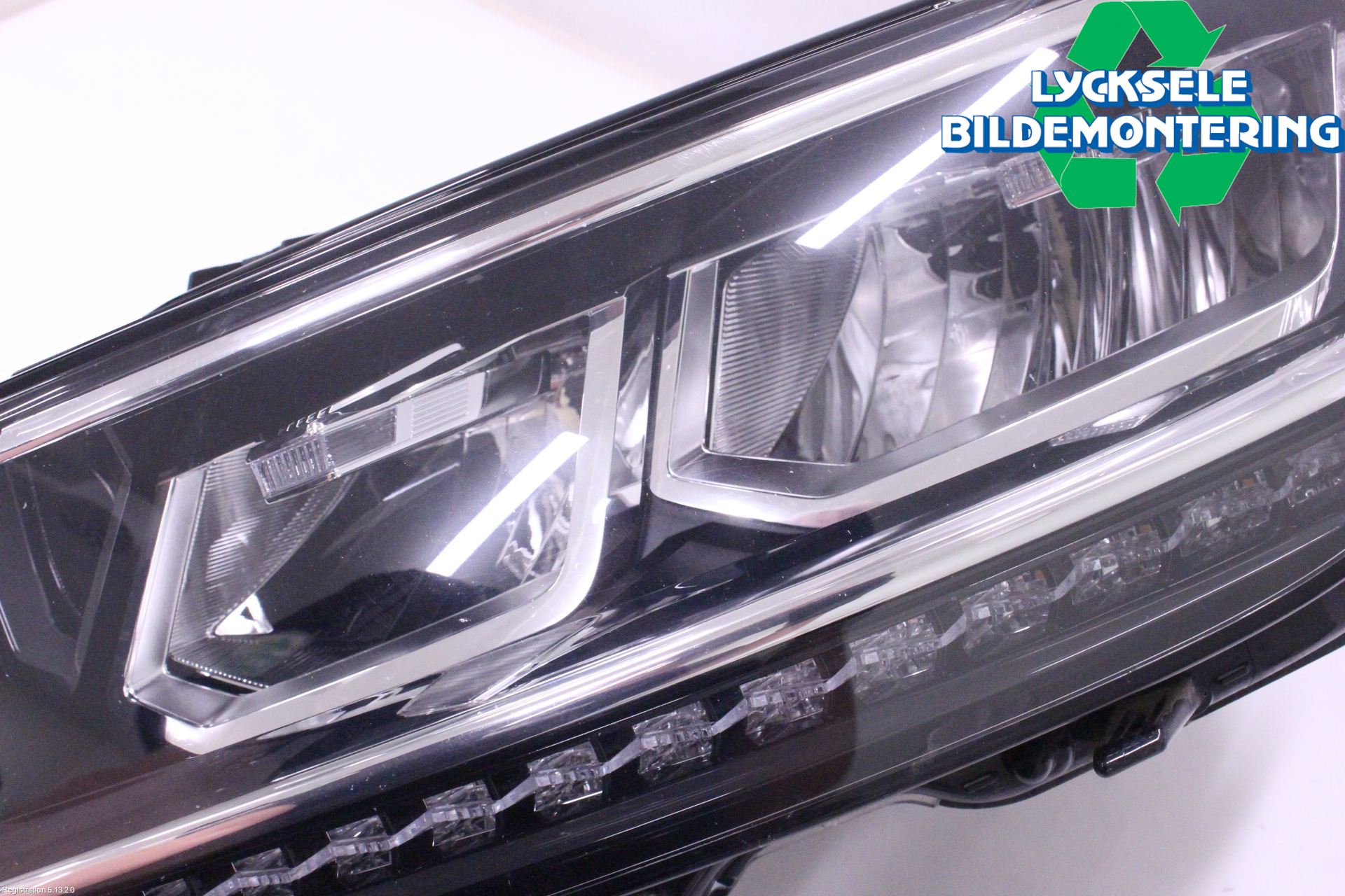 Volkswagen VW TIGUAN 16-24 Strålkastare Vänster