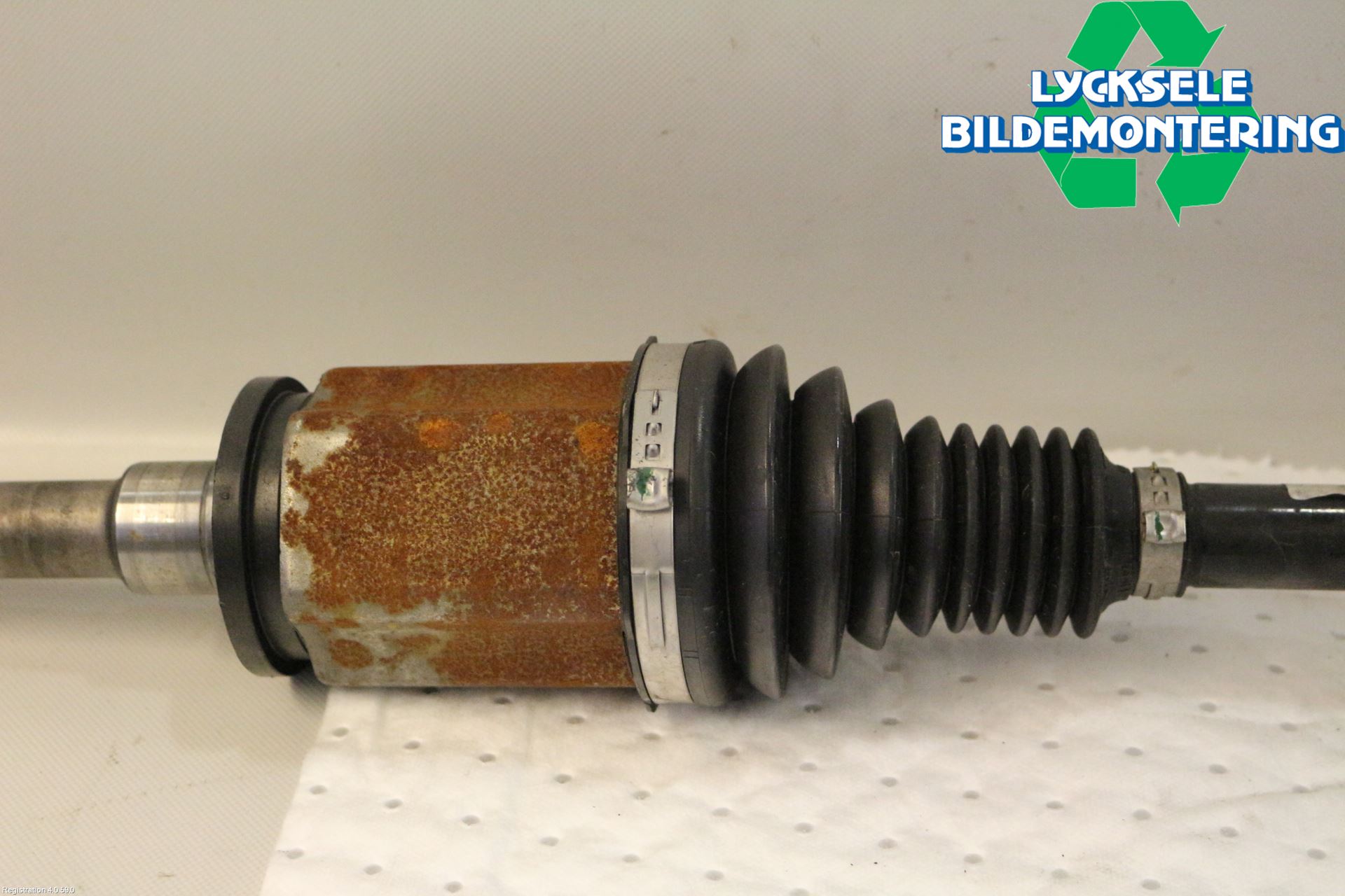 BMW 3 F30/F31/F80 12-19 Drivaxel Fram Höger