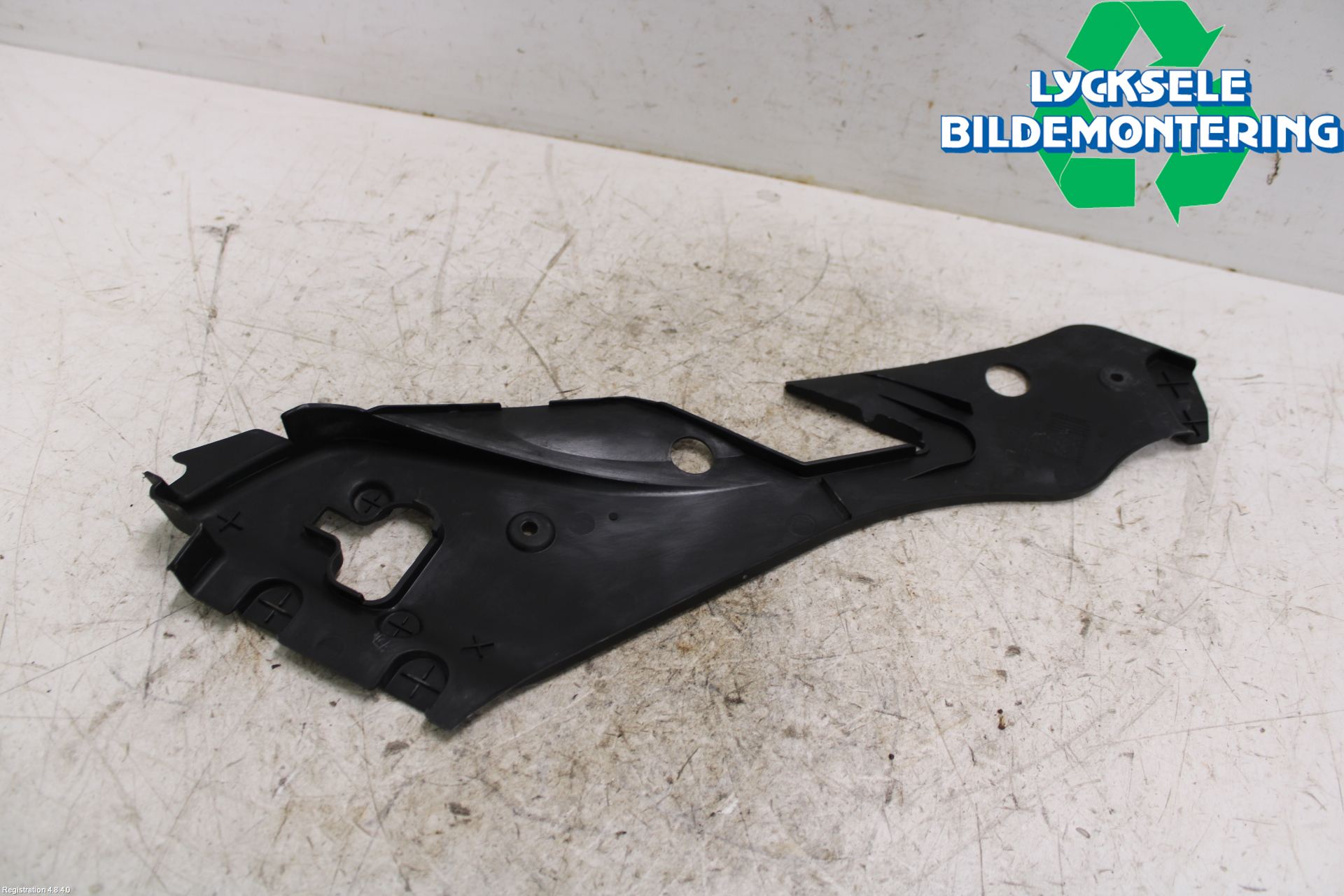 Mercedes-Benz MB C-KLASS (W204) 07-15 Täckplast Front