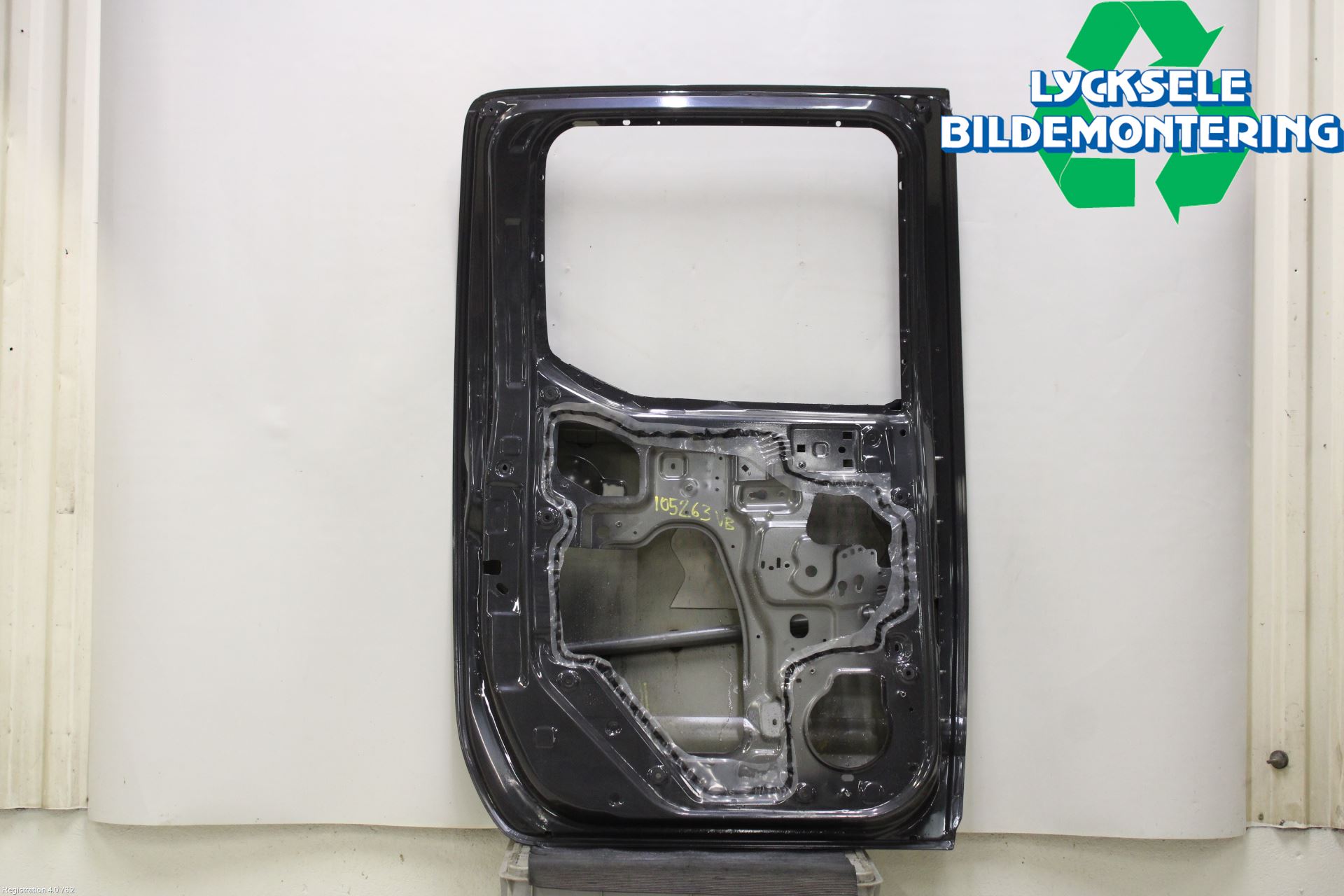 Nissan NAVARA 05-16 Dörr Bak Vänster