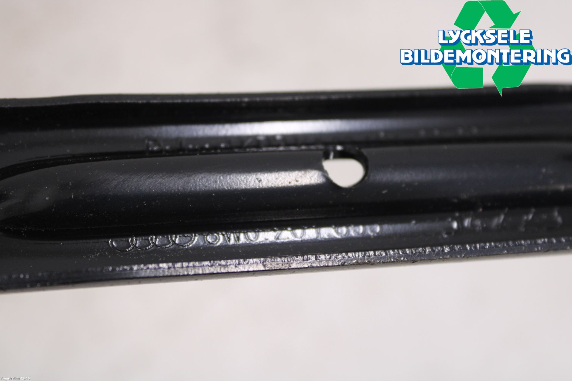 Audi A4/S4 B9 20- Bränsletanksband