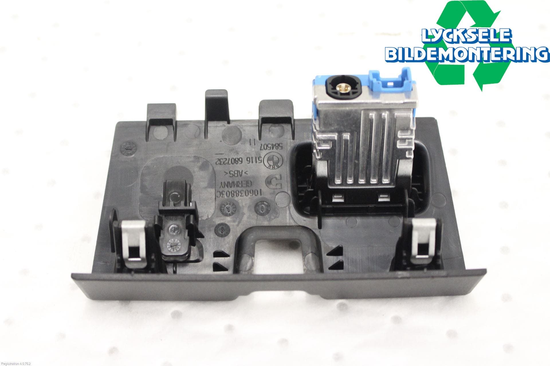 BMW 3 G20/G21/G80/G81 19- Instrumentbräda Förvaringsfack