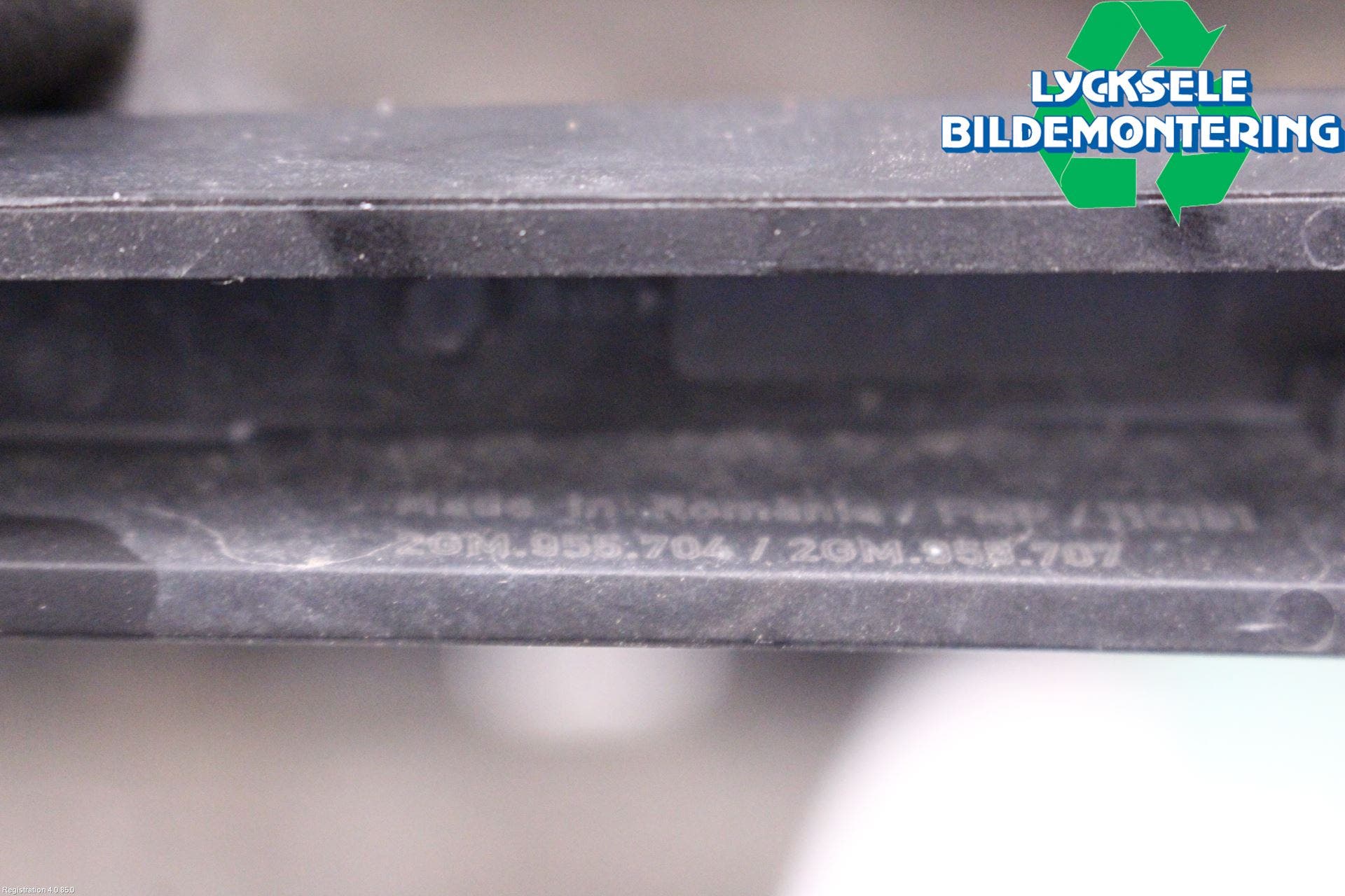 Volkswagen VW T-CROSS 19- Torkararm-Bakruta