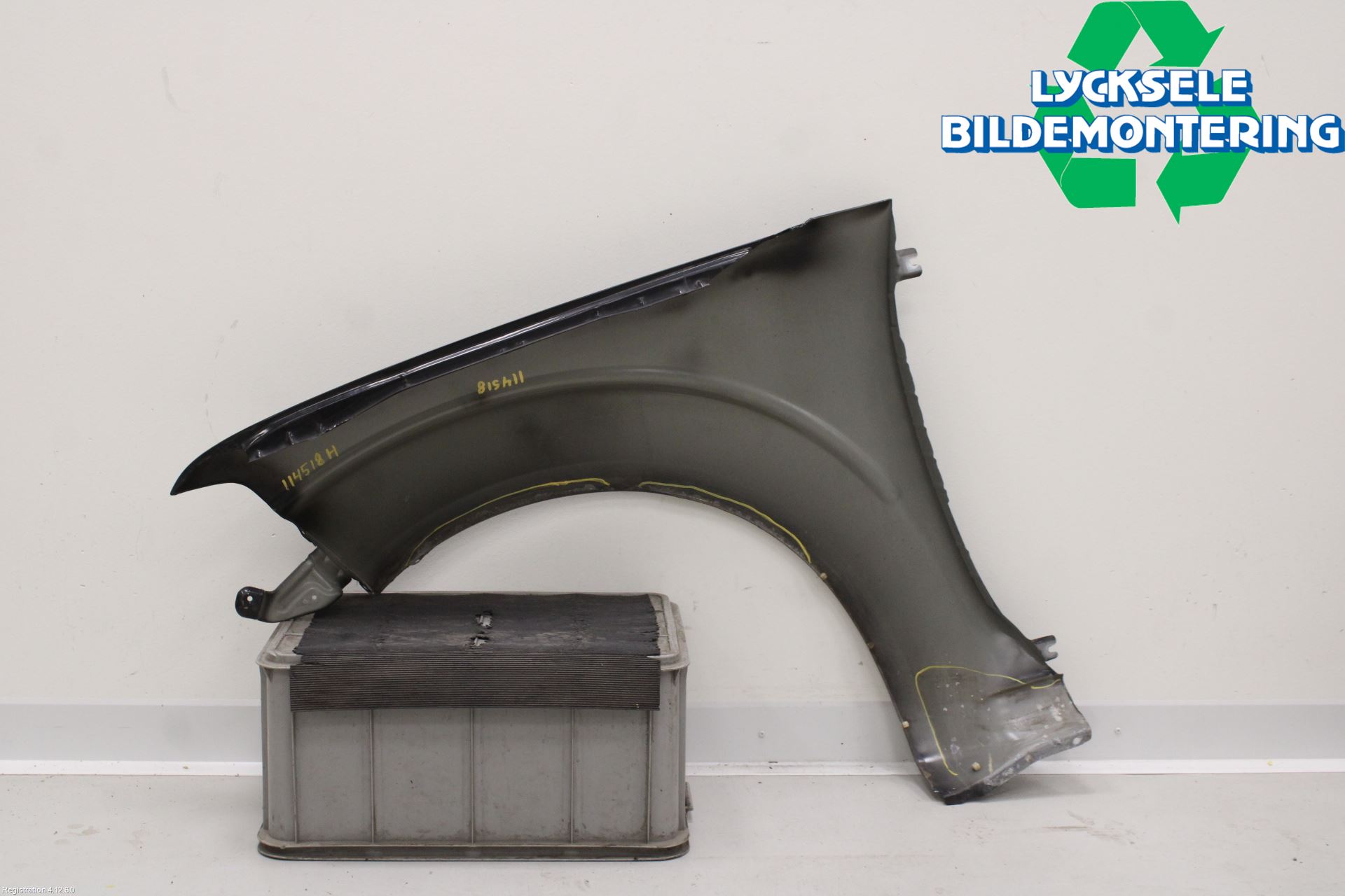 Nissan NAVARA 05-16 Skärm Fram Höger