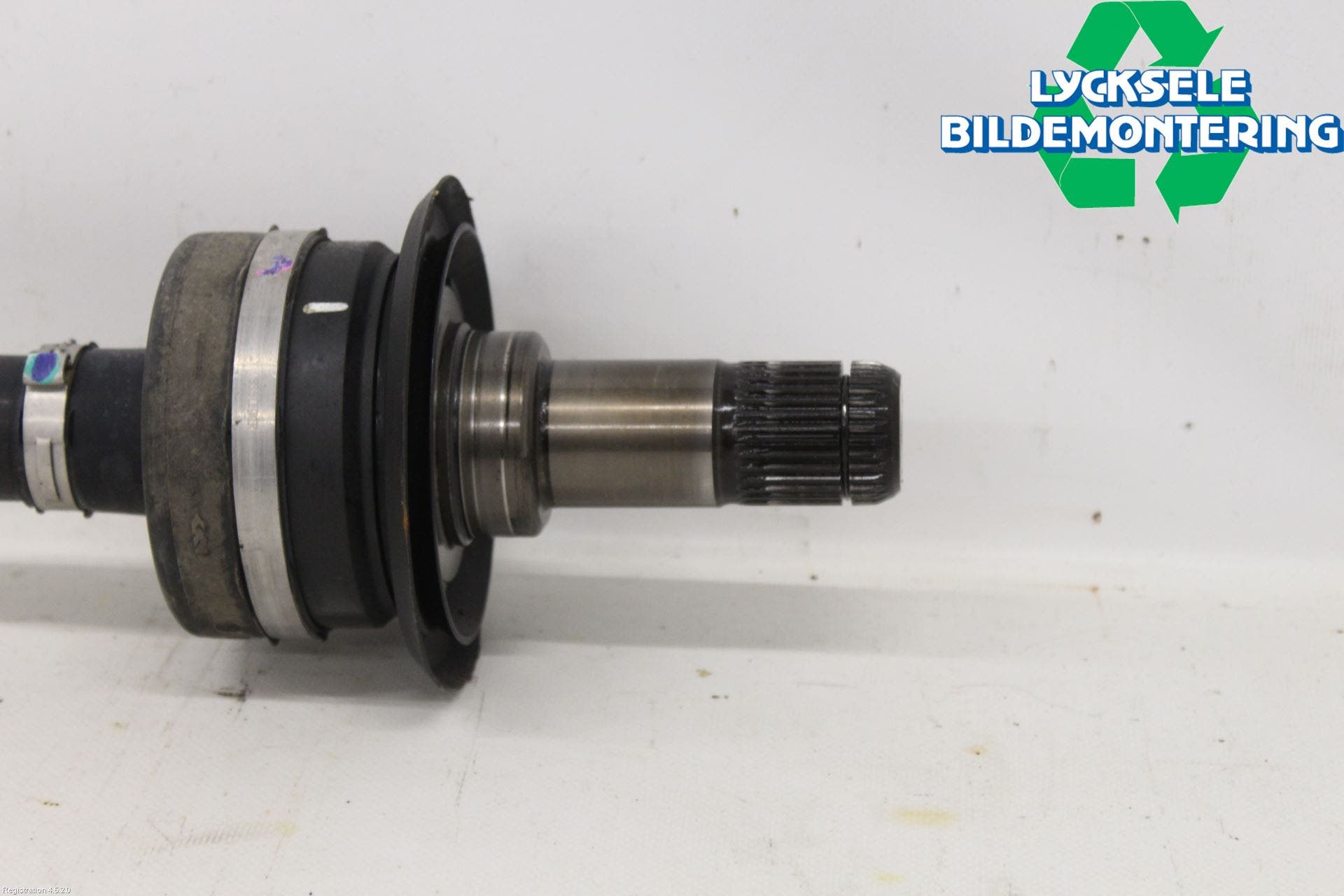 BMW X7 G07 19- Drivaxel Bak Höger