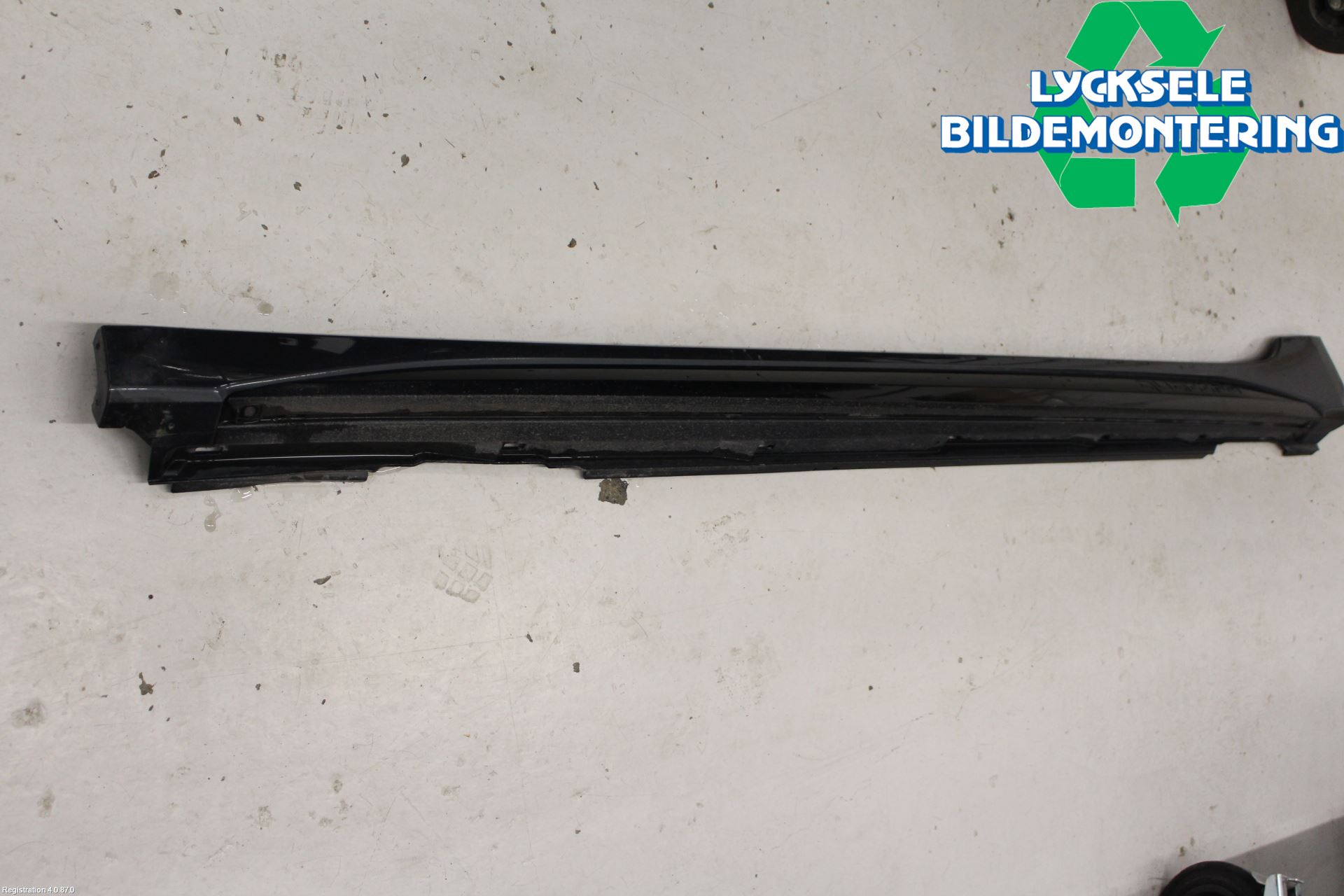 Audi A6 F2/C8 19- Sidokjol Vä