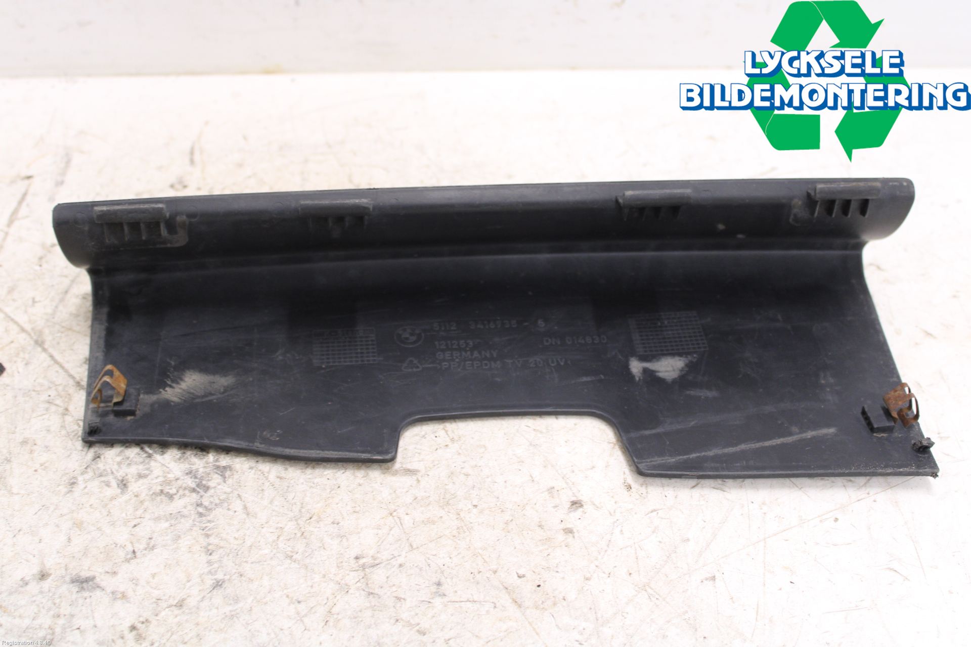 BMW X3 E83     03-10 Stötfångardel Bak Mitt