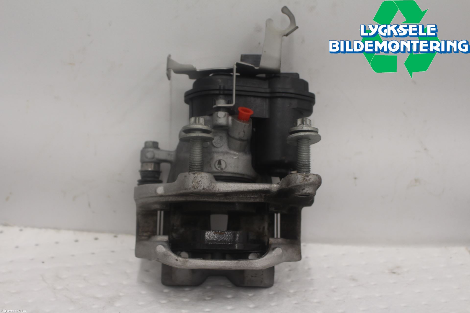 BMW 5 G30/G31/F90 17-23 Bromsok Bak Vänster