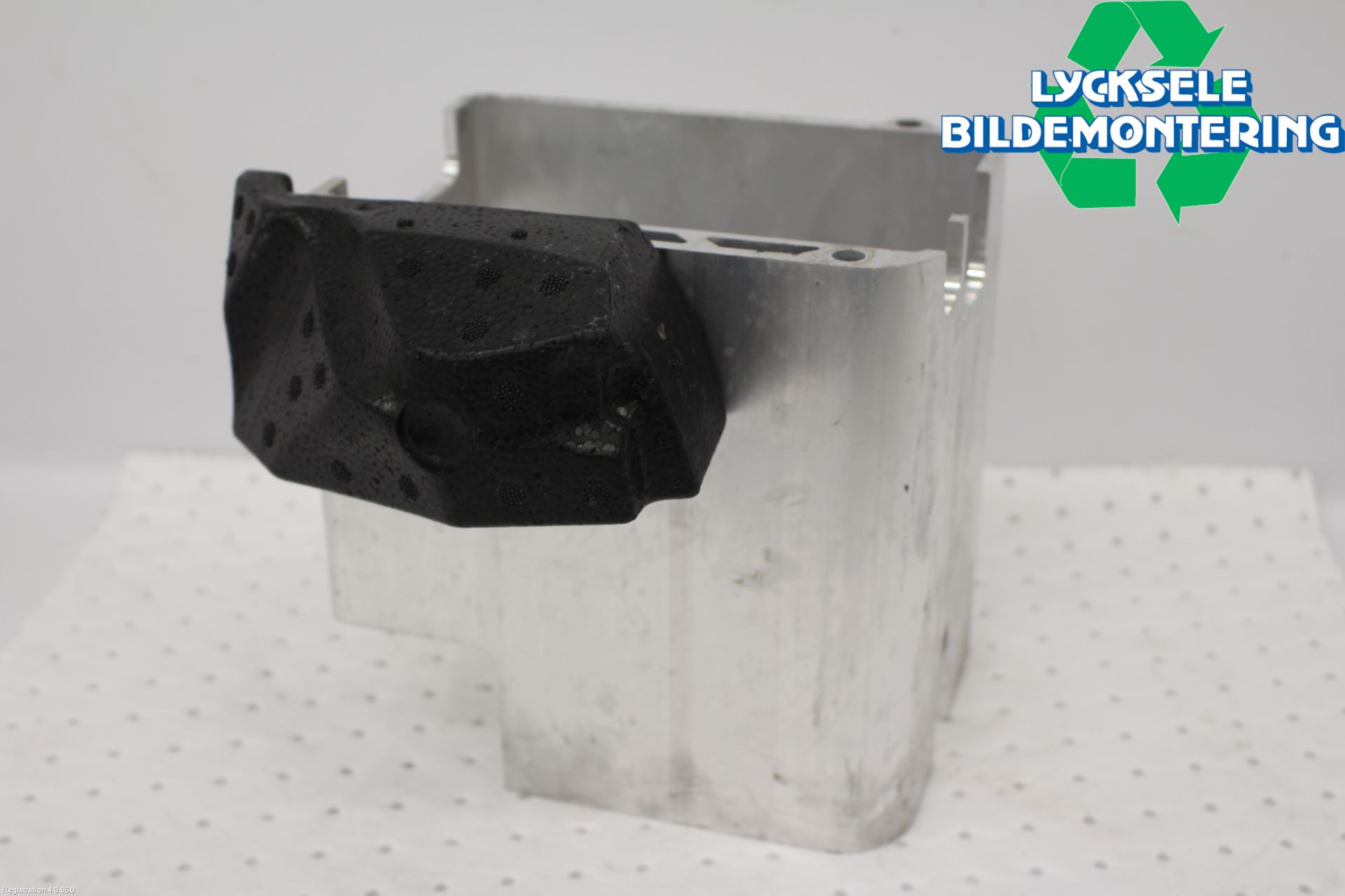 Audi A6 F2/C8 19- Batterilåda-Fäste-Hållare