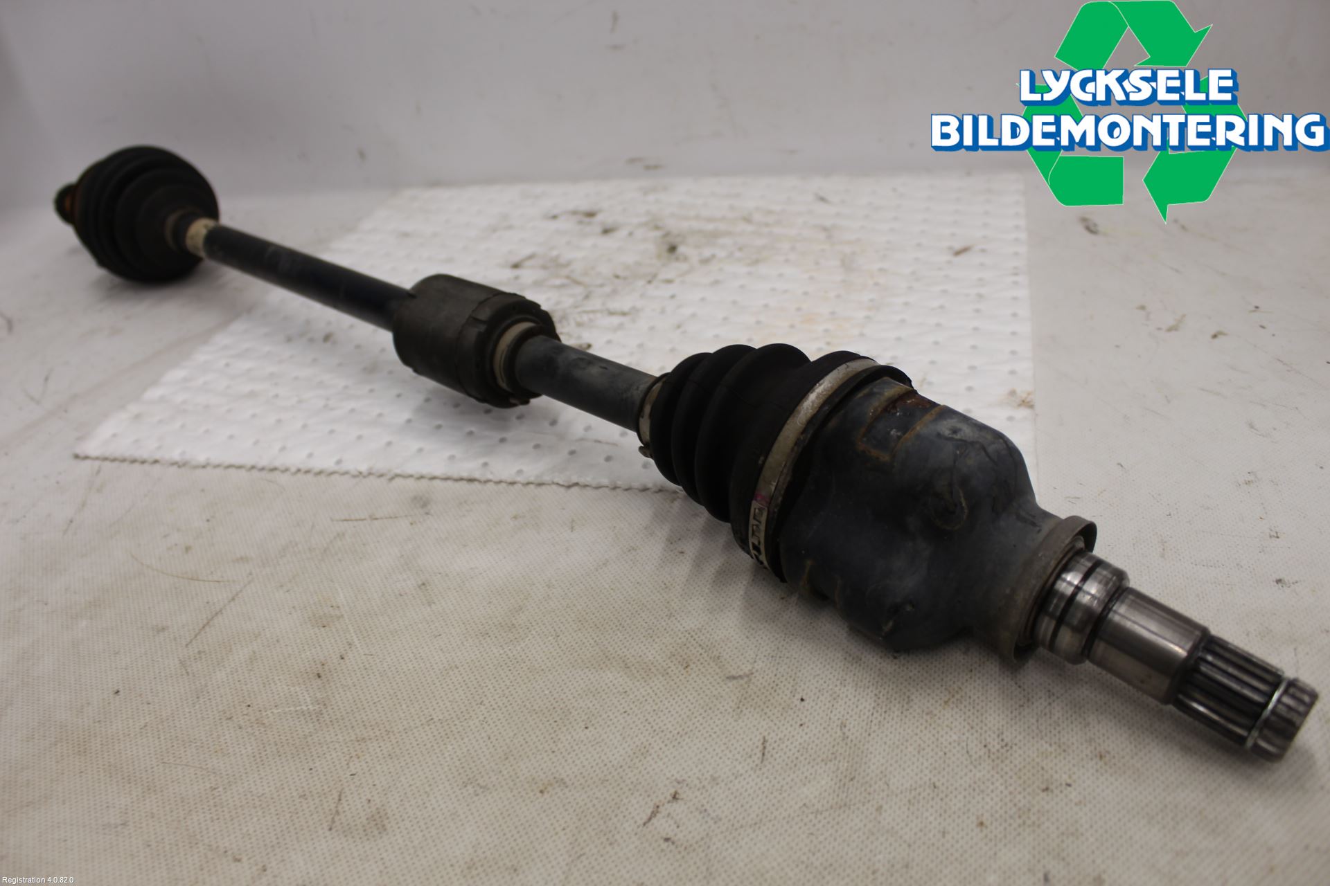 Toyota YARIS XP130 15-20 Drivaxel Fram Höger