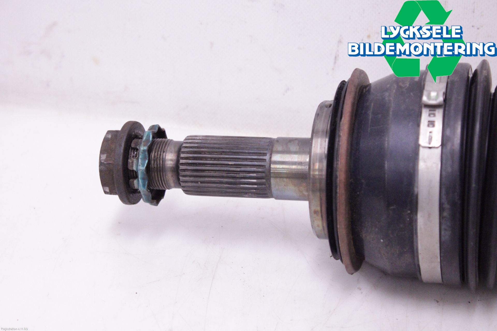 Toyota HILUX 05-16 Drivaxel Fram Höger