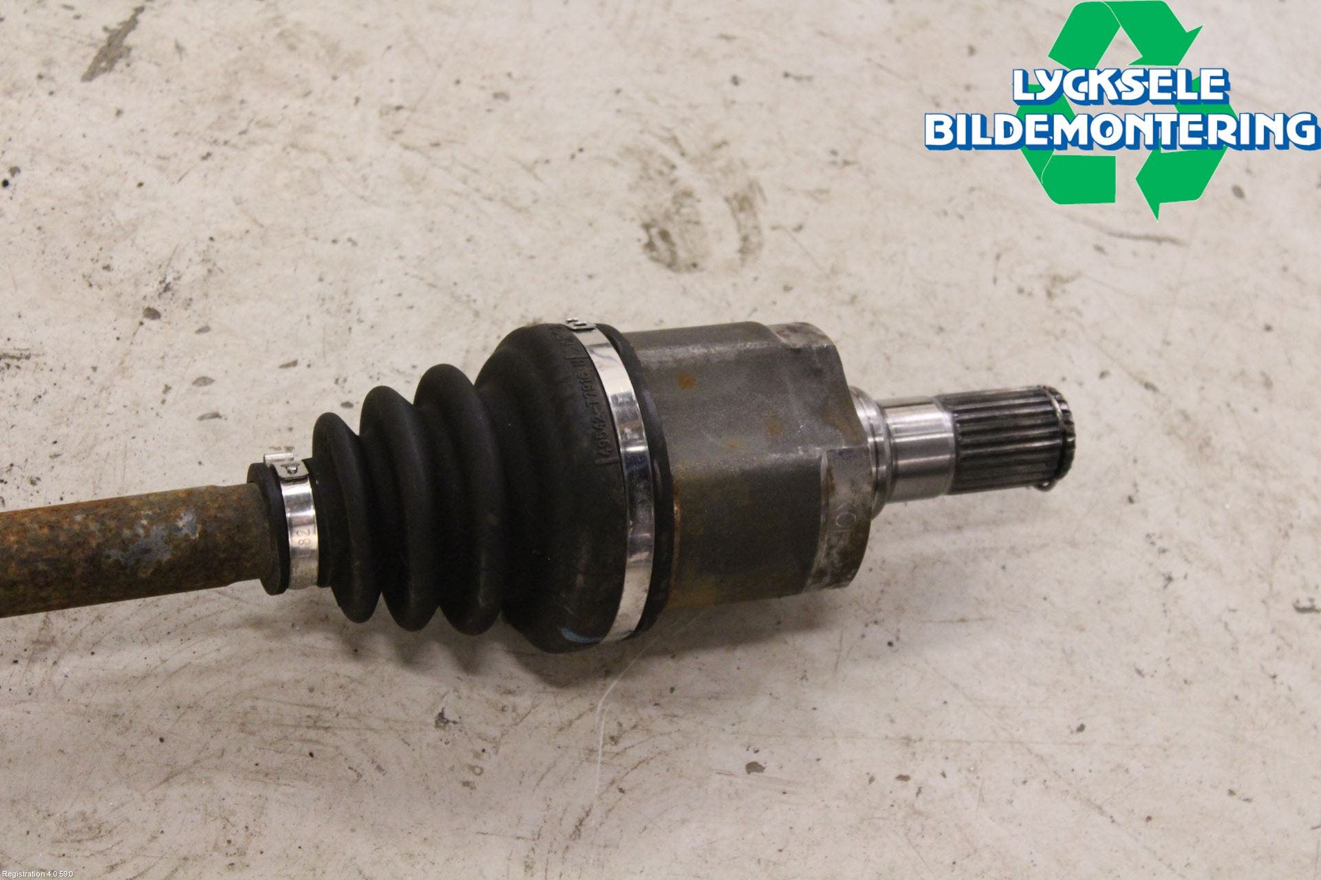 Kia RIO 12-16 Drivaxel Fram Höger