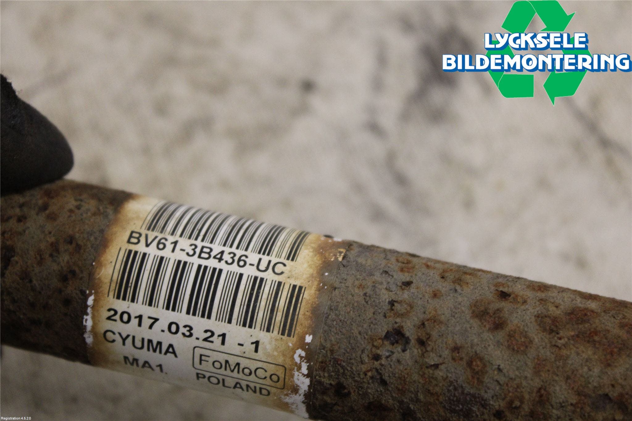 Ford FOCUS 15-18 Drivaxel Fram Höger