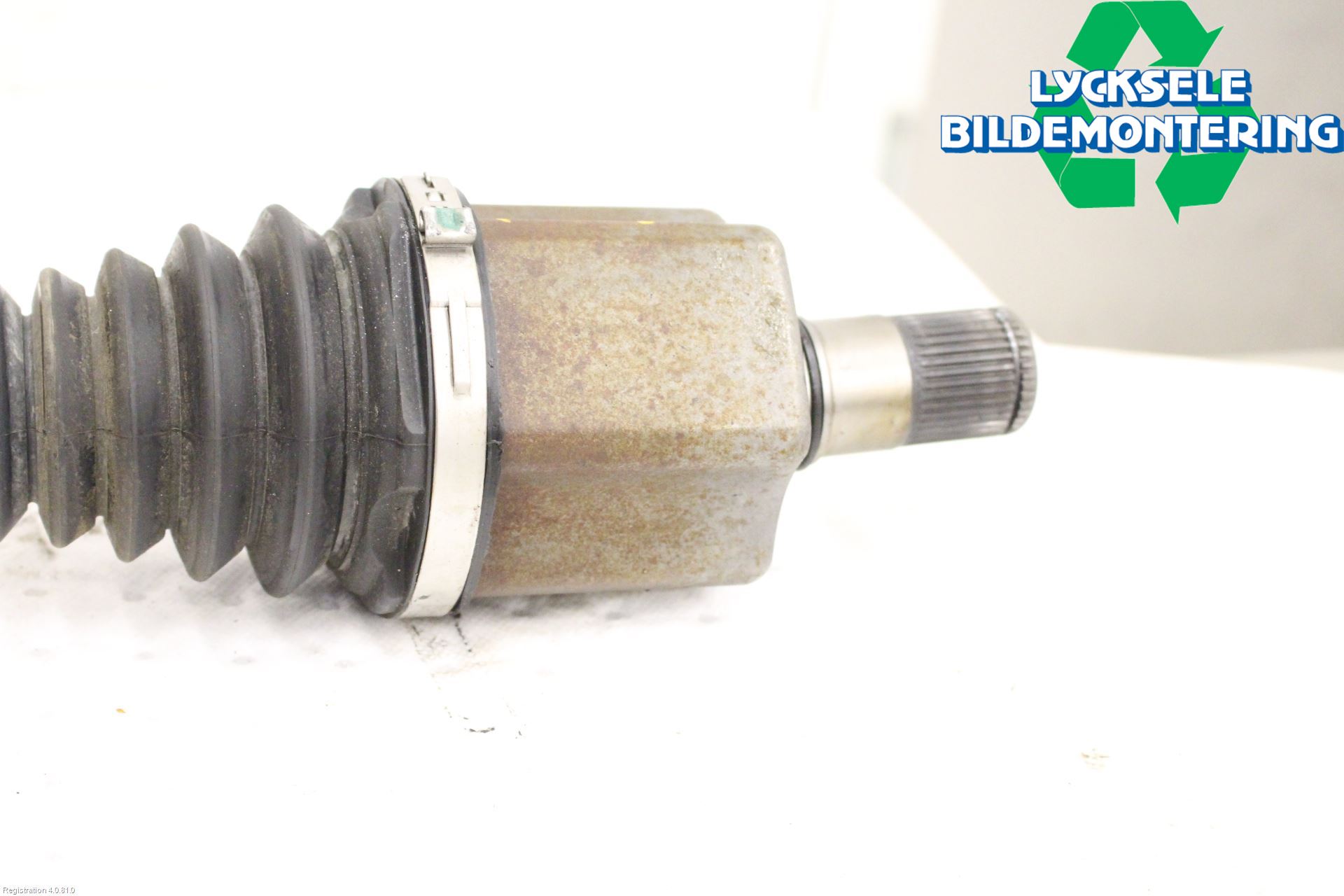Volkswagen VW PASSAT 15-19 Drivaxel Fram Vänster