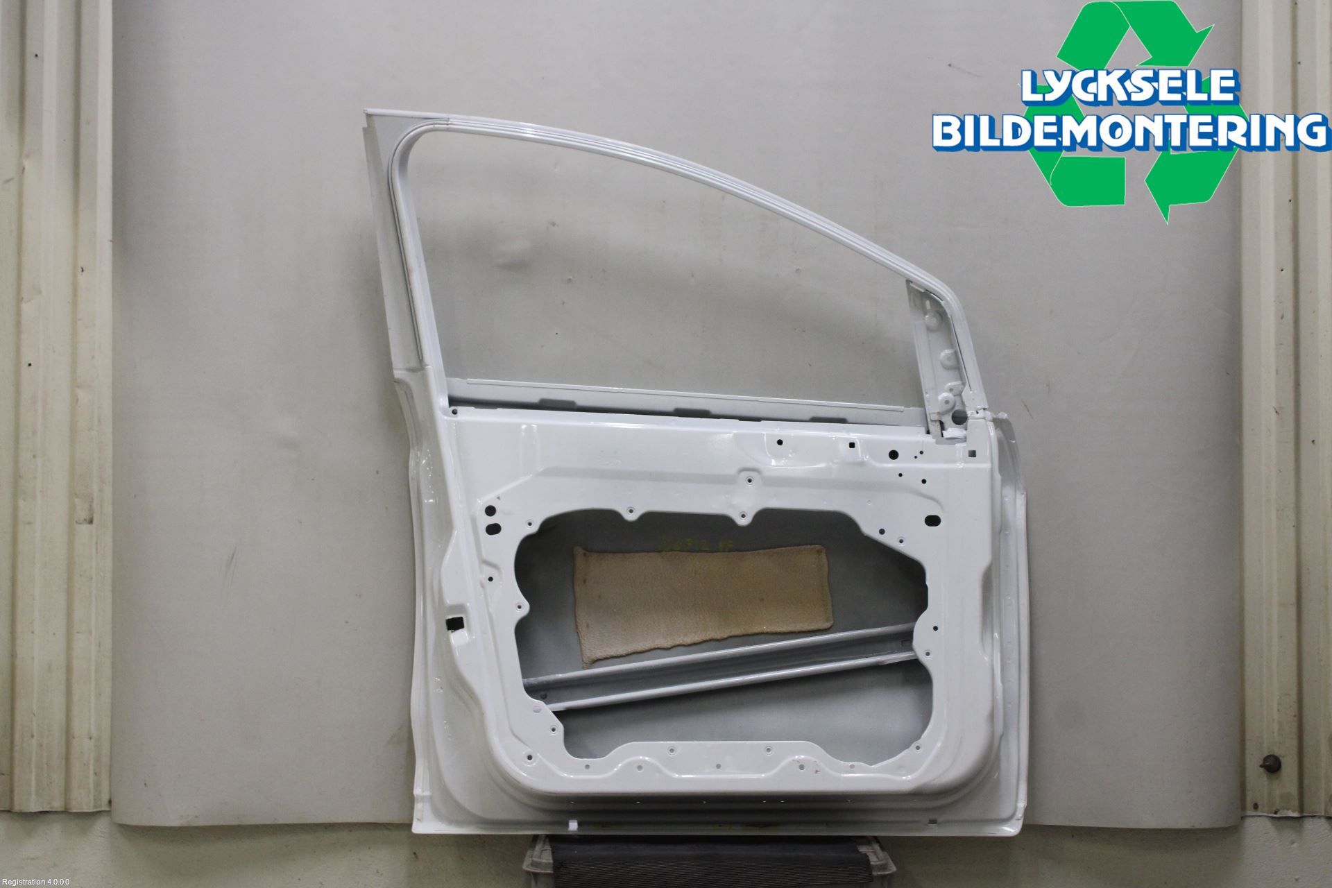 Ford KUGA 08-12 Dörr Fram Vänster