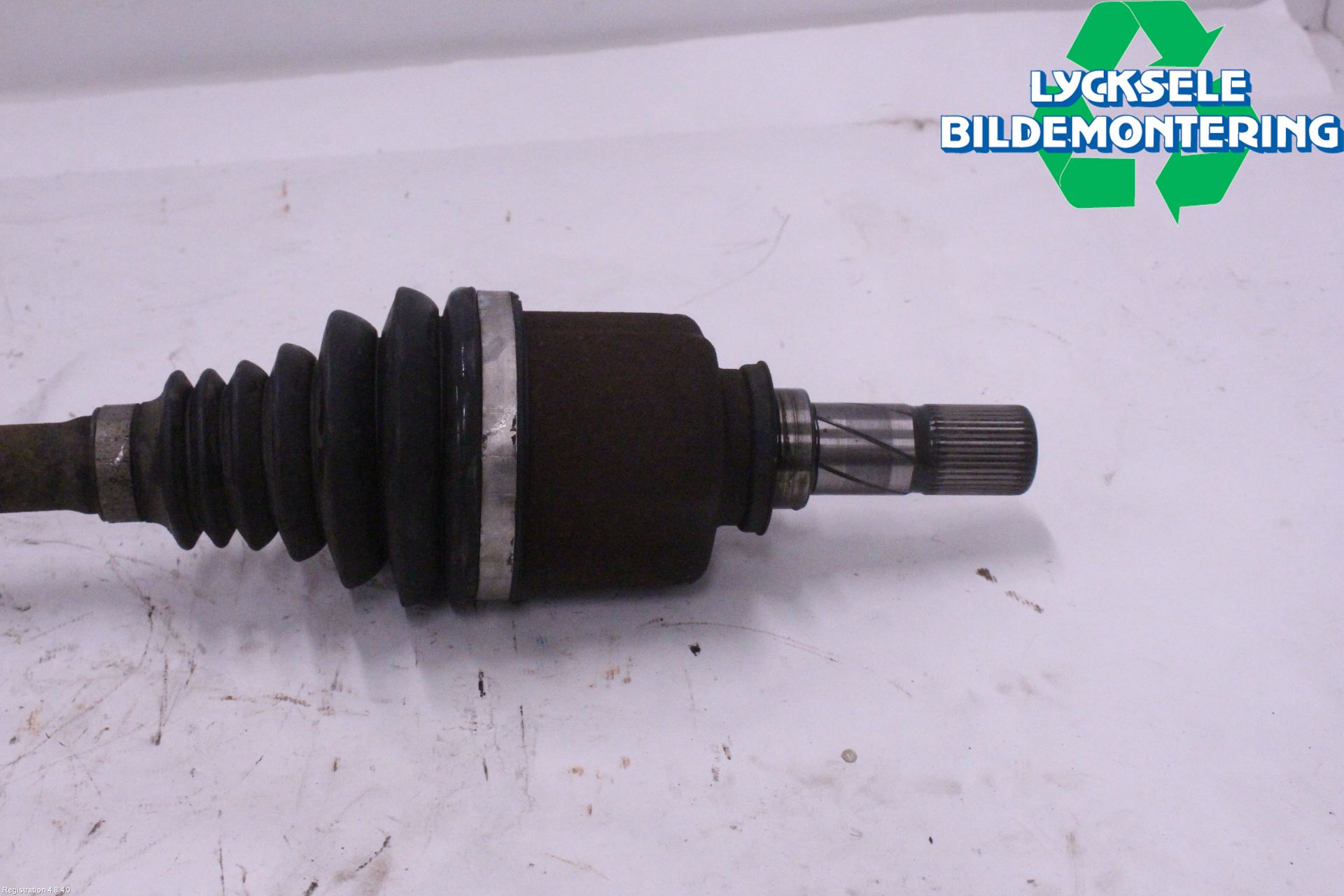 Renault TRAFIC/E-TECH 15- Drivaxel Fram Vänster