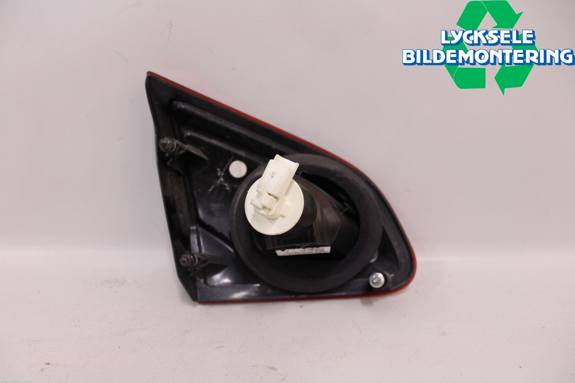 Nissan QASHQAI+2 10-14 Bakljus Lucka Hö