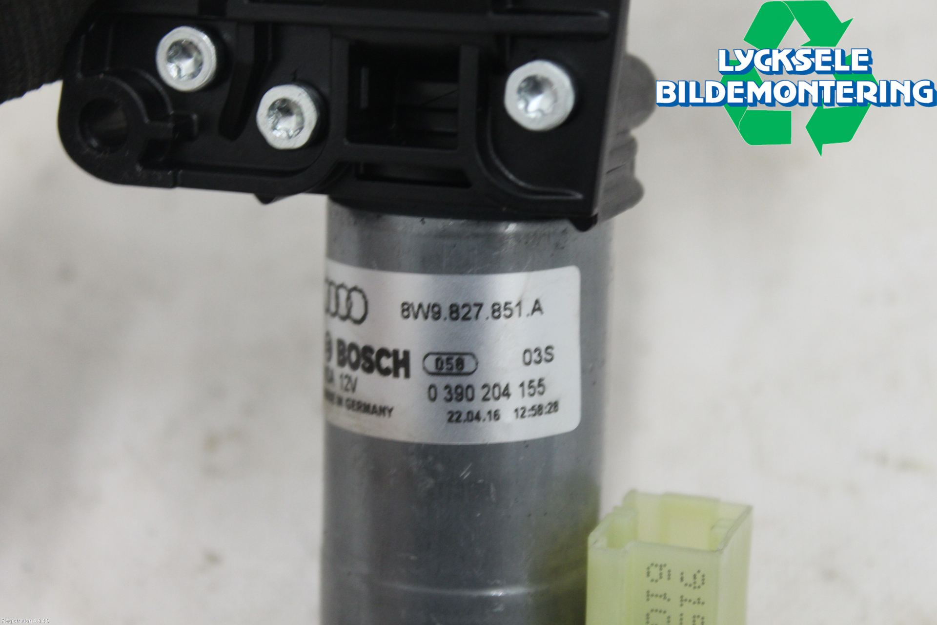 Audi A4/S4 B9 16-19 Bakluckeöppnare Automatisk