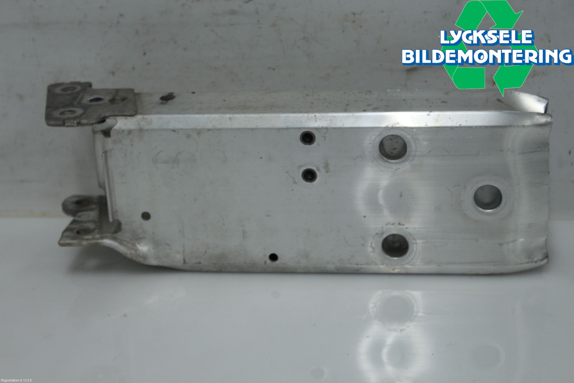 BMW 3 F30/F31/F80 12-19 Stötfångarbärjärn Fram