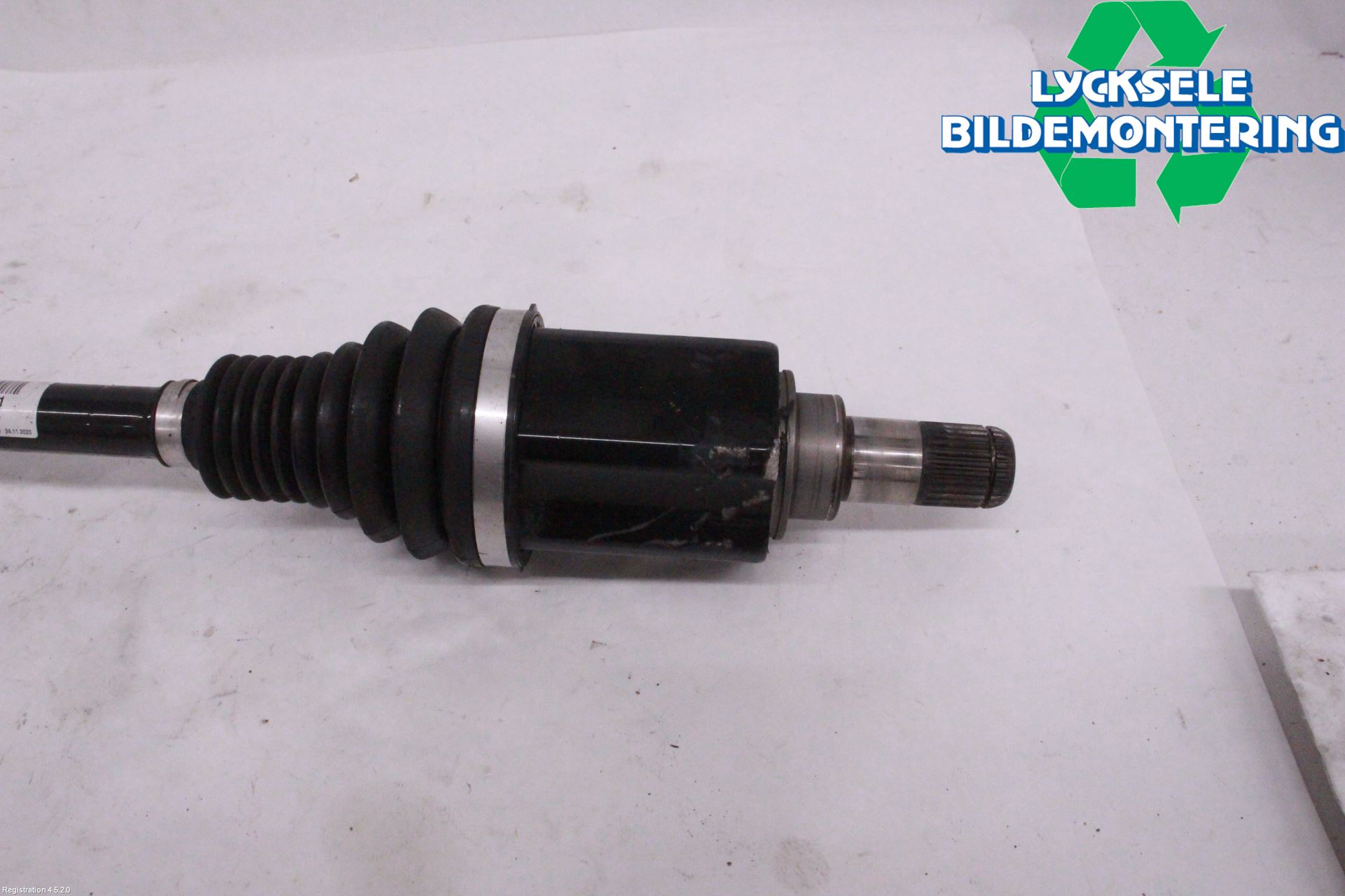 BMW 5 G30/G31/F90 17-23 Drivaxel Fram Vänster