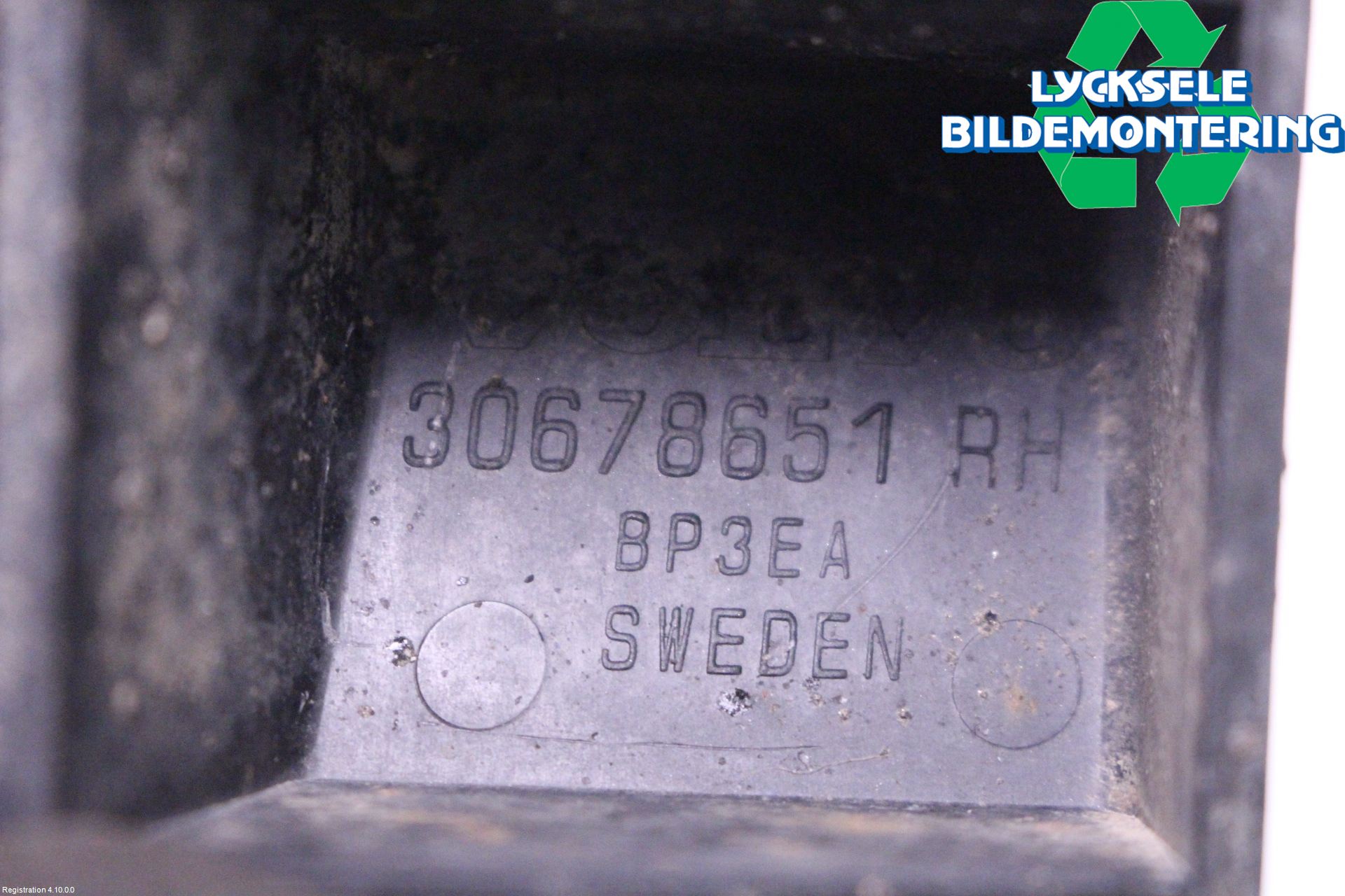 Volvo XC70 08-13 Stötfångarfäste Bak Hö