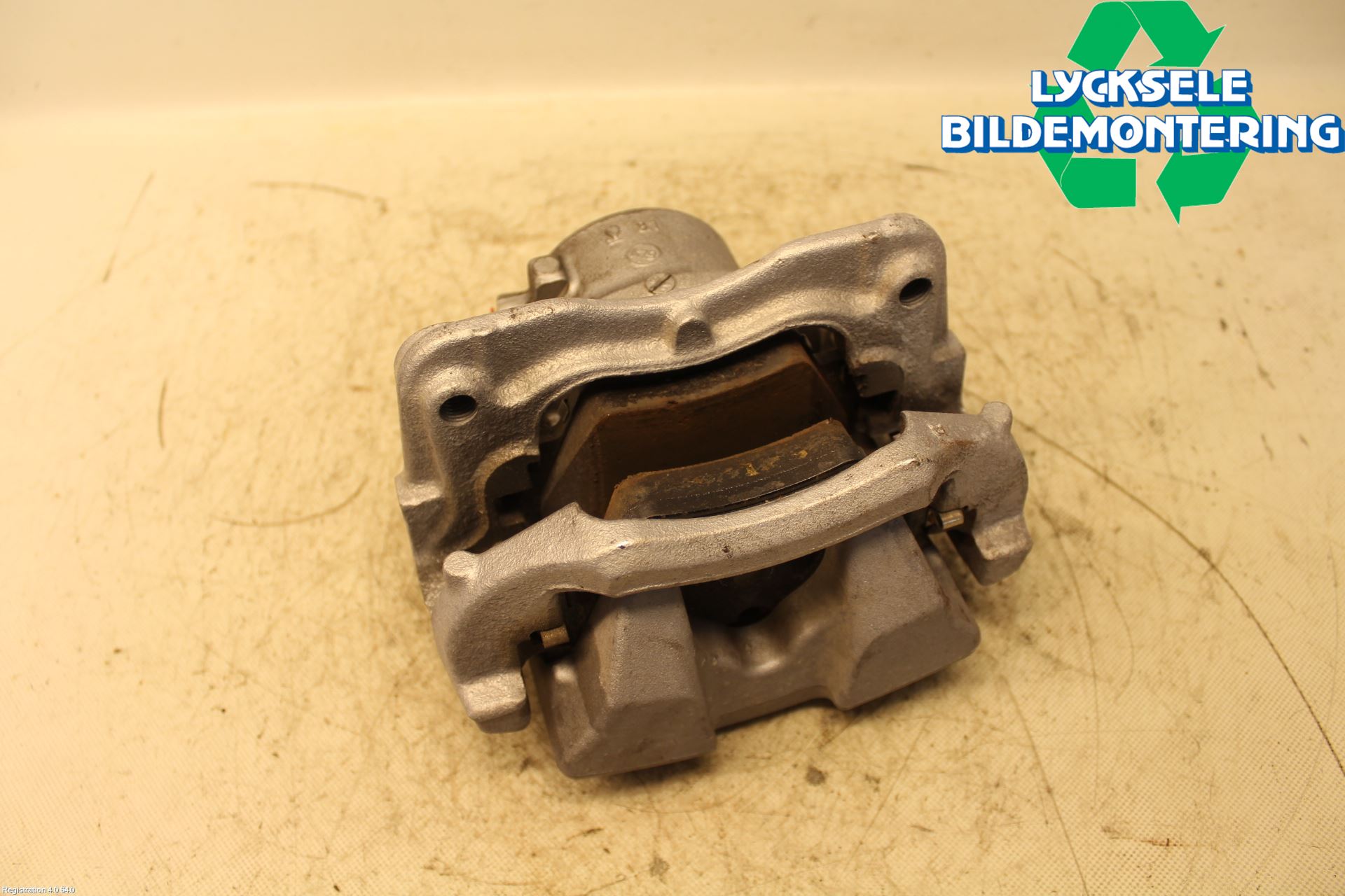 BMW 5 G30/G31/F90 17-23 Bromsok Fram Höger