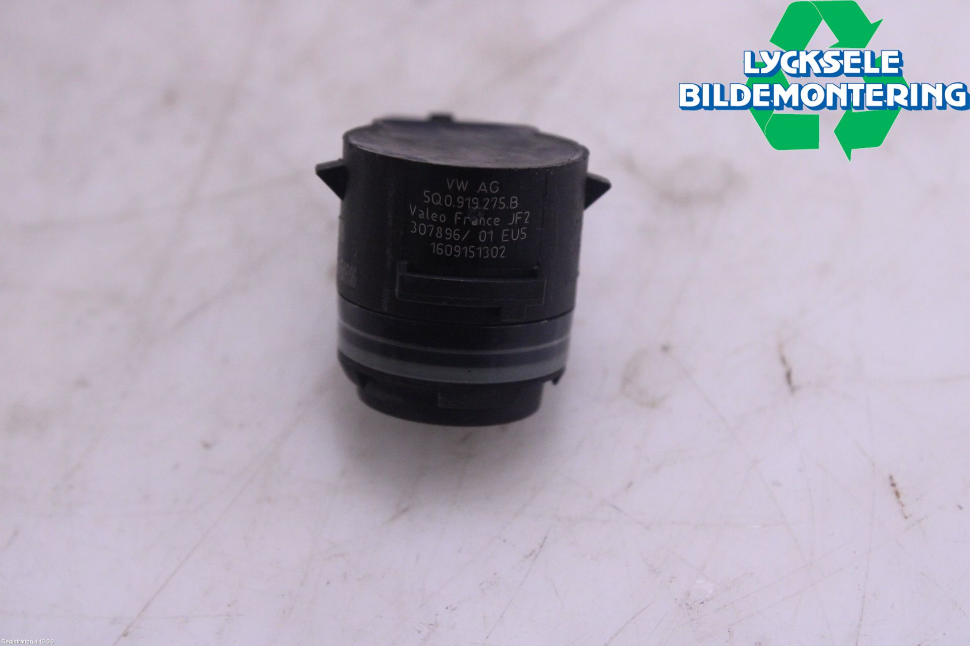 Volkswagen VW PASSAT 15-19 Parkeringshjälp Frontsensor