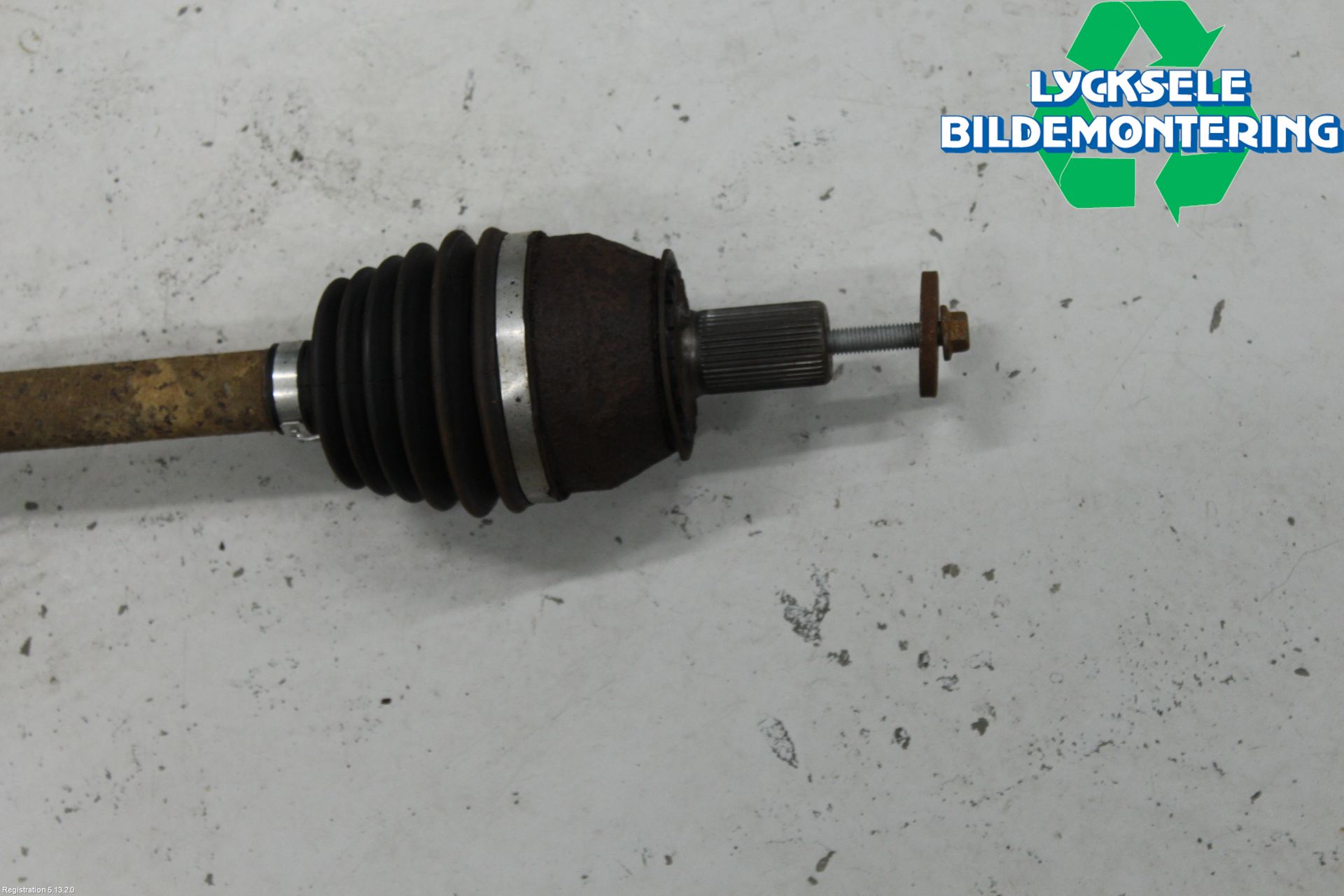 Volvo V60 14-18 Drivaxel Fram Höger