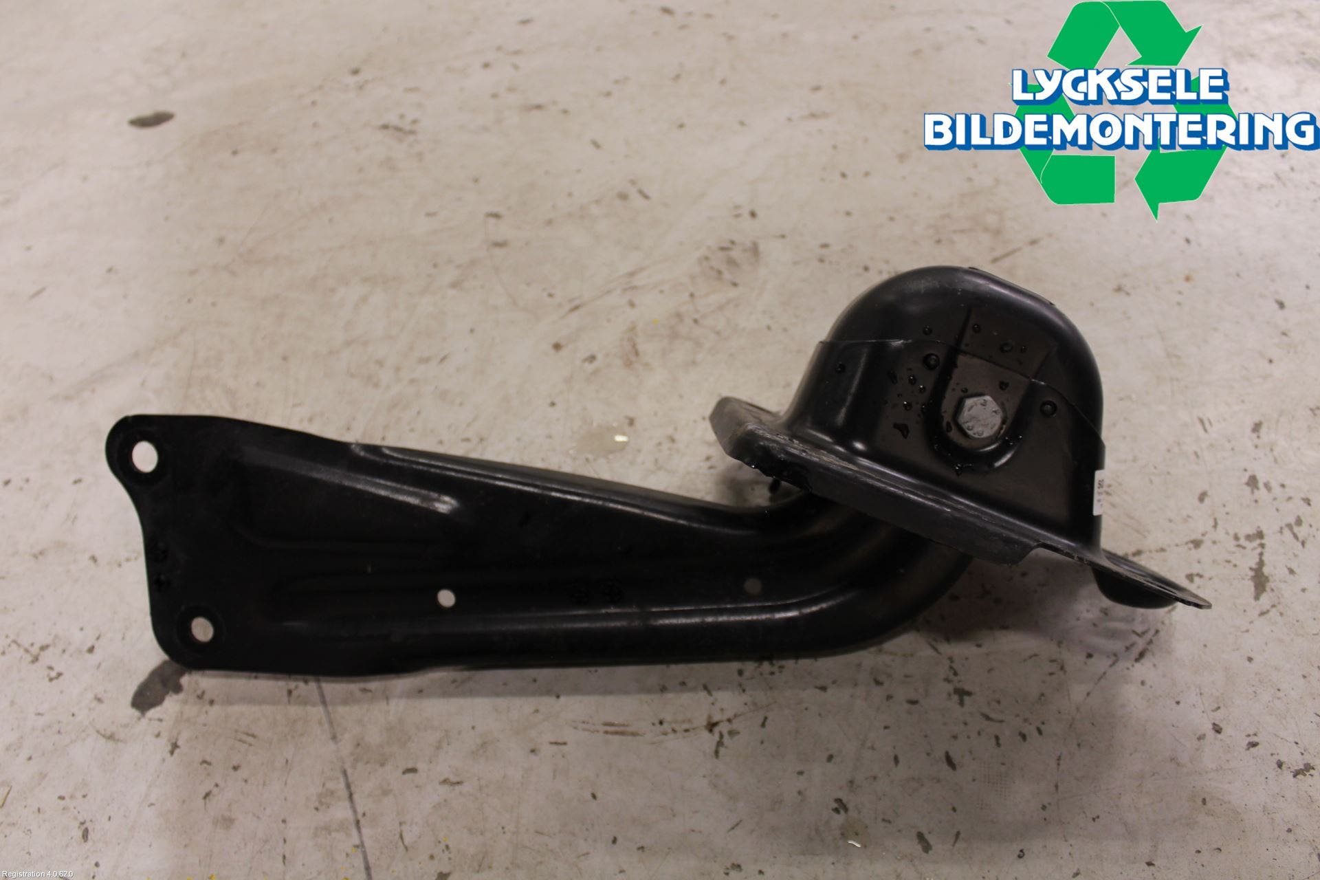 Volkswagen VW TIGUAN 16-24 Bärarm Bak Höger