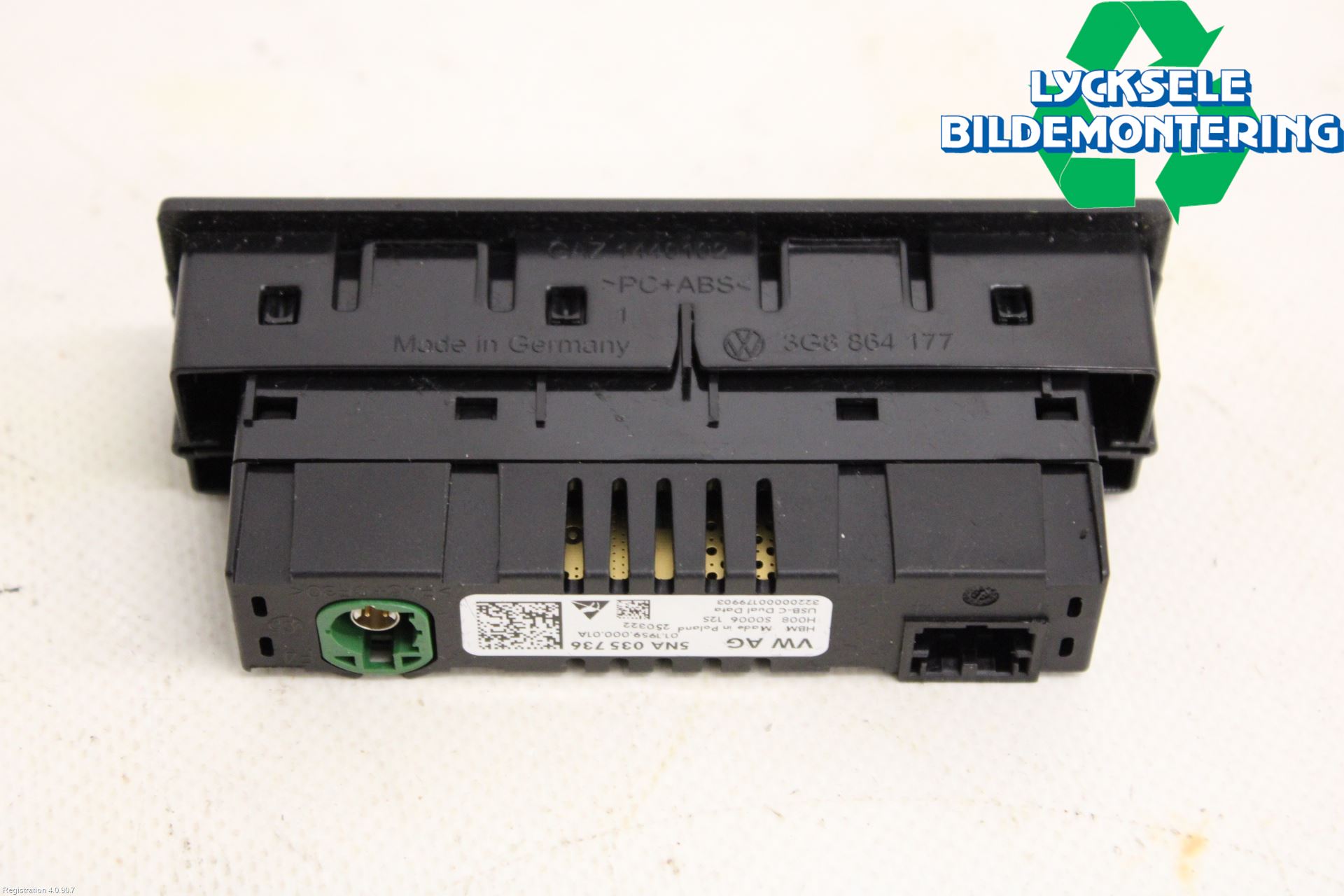 Volkswagen VW PASSAT 20-24 Usb Connection