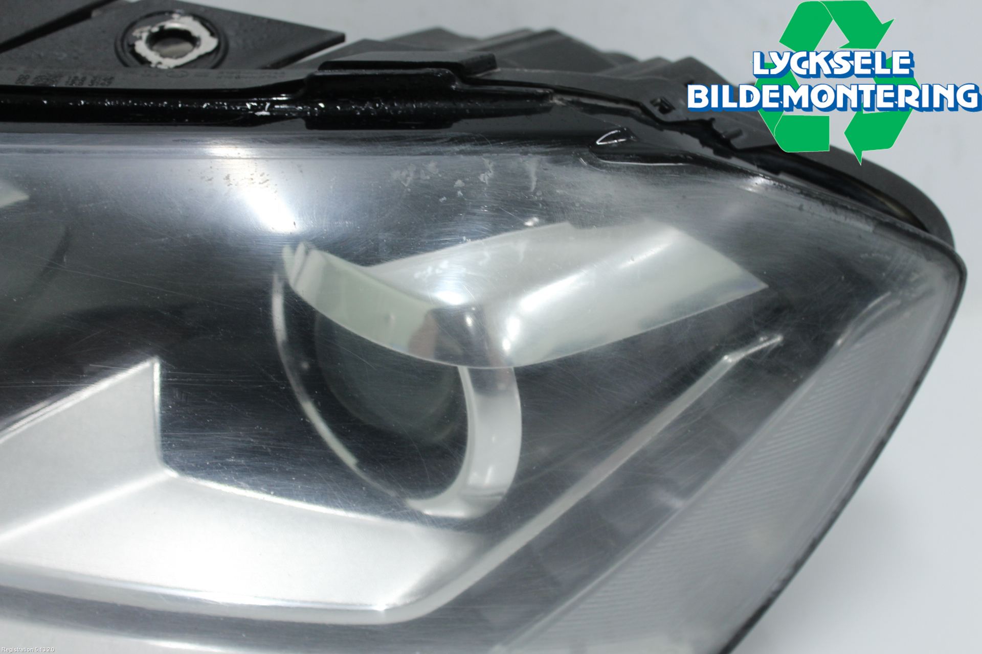 Volkswagen VW PASSAT 11-14 Strålkastare Vänster