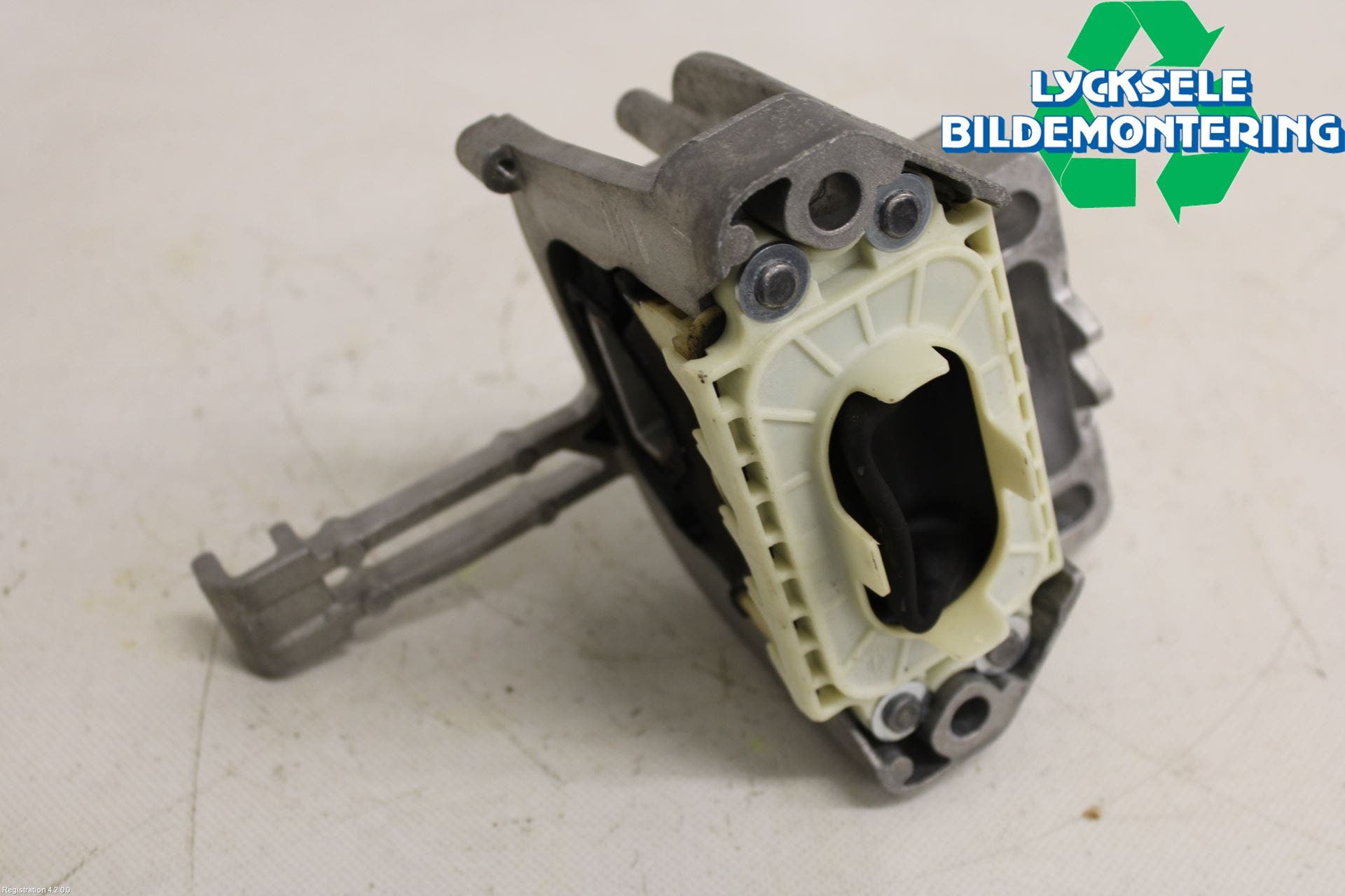 Skoda KAMIQ 20- Motorfäste