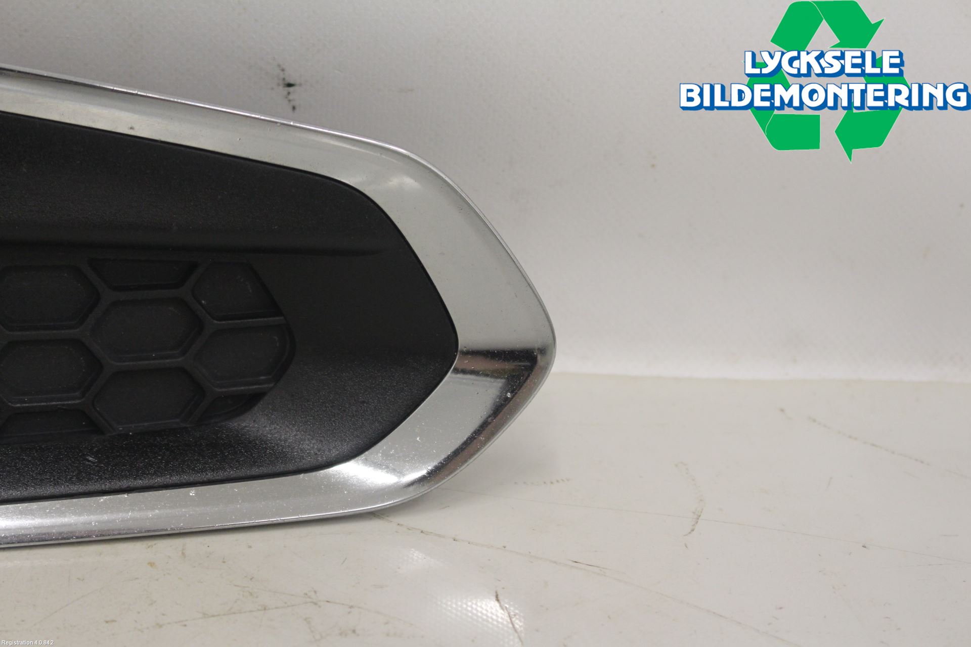 Volvo V60 11-13 Stöt Utfyllnad-List-Grill