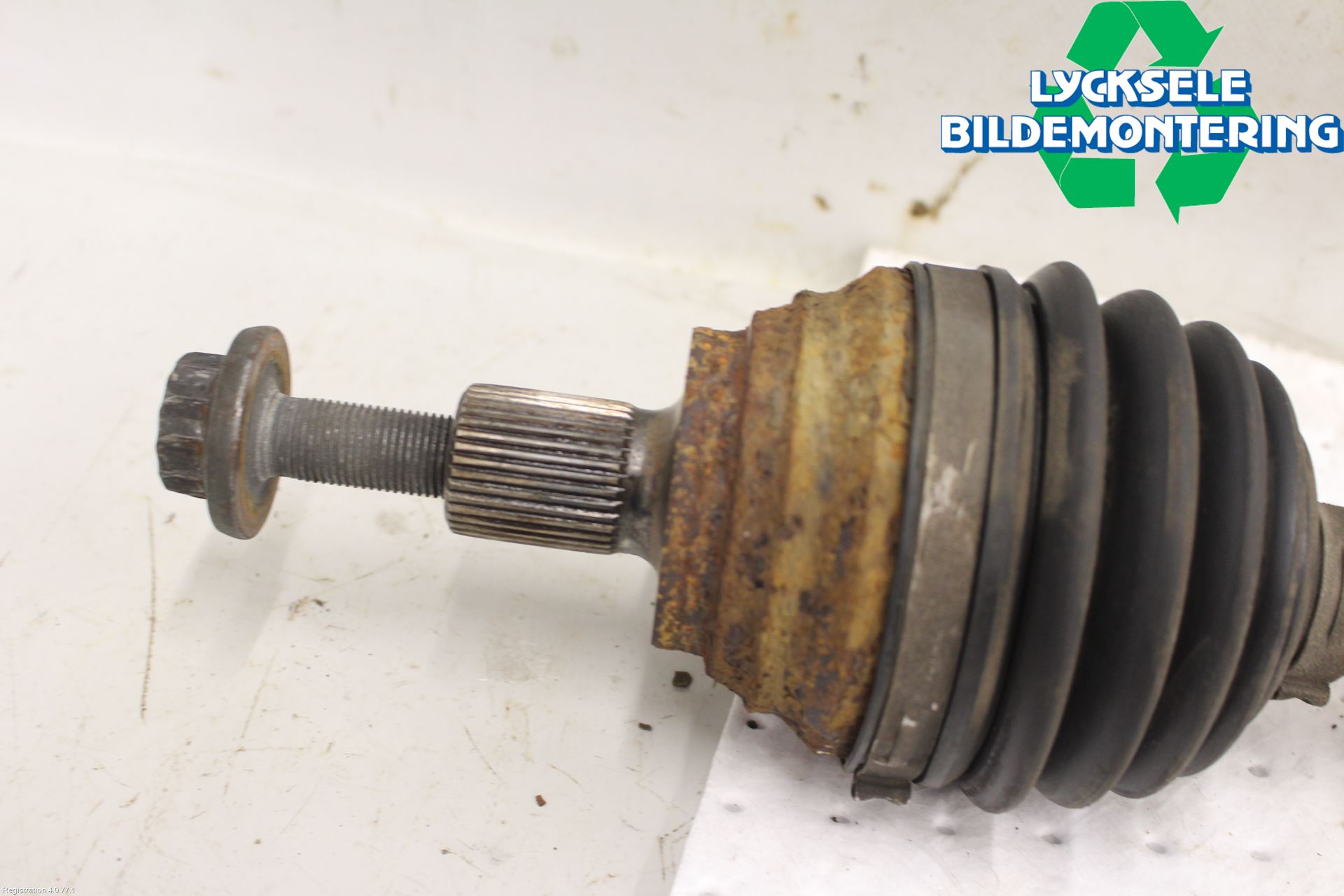 Volkswagen VW GOLF VI 09-13 Drivaxel Fram Höger
