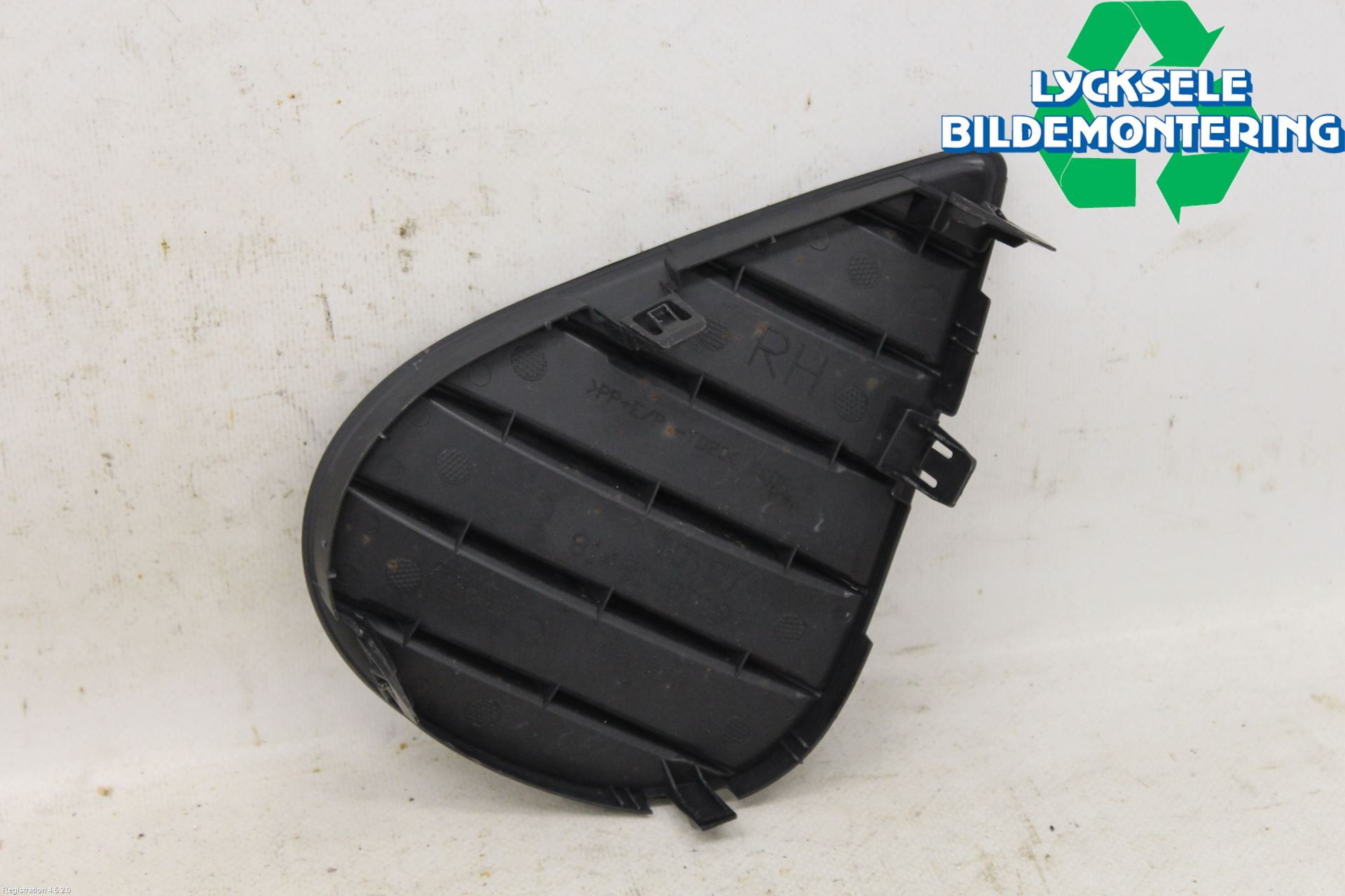 Toyota YARIS XP130 12-14 Dimljussarg Fram