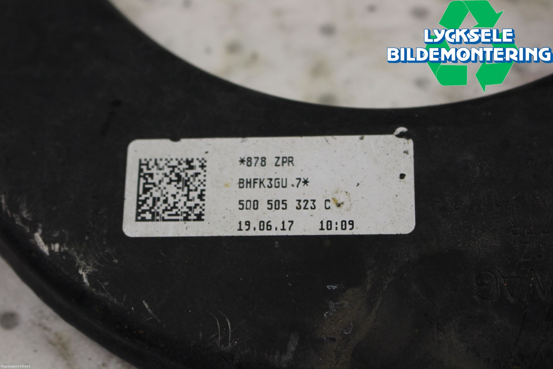 Volkswagen VW TIGUAN 16-24 Bärarm Bak Övre Höger