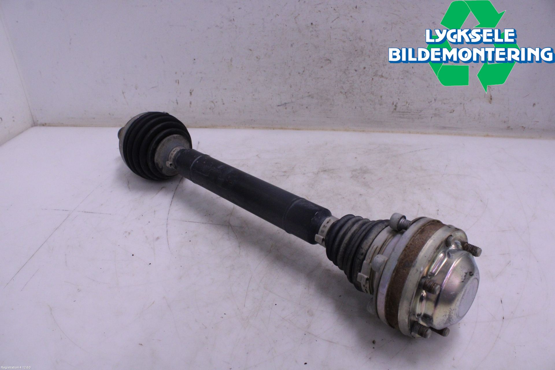Volkswagen VW CADDY 21- Drivaxel Fram Höger