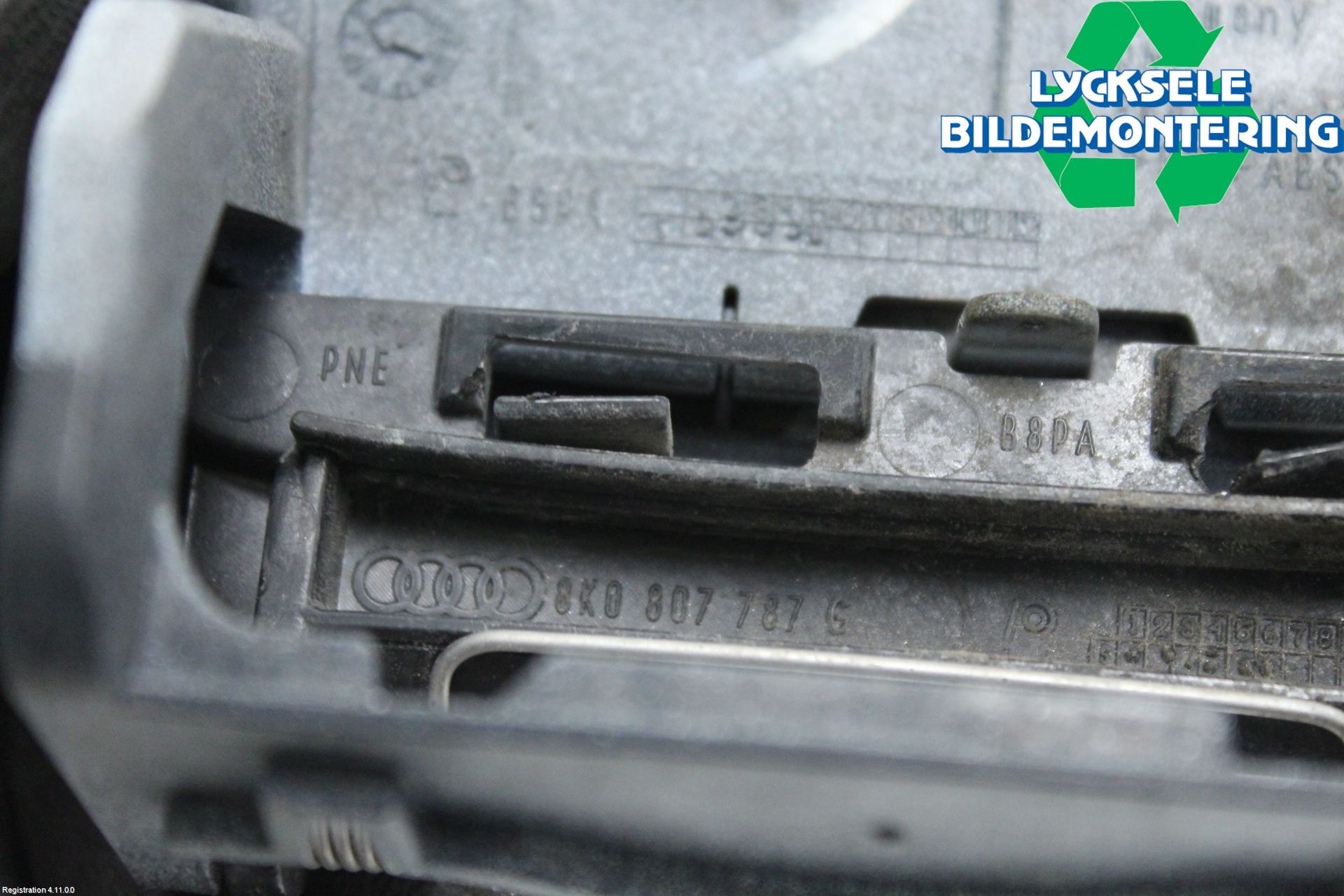 Audi A4 12-15 Spolarmunstycke Strålkastare