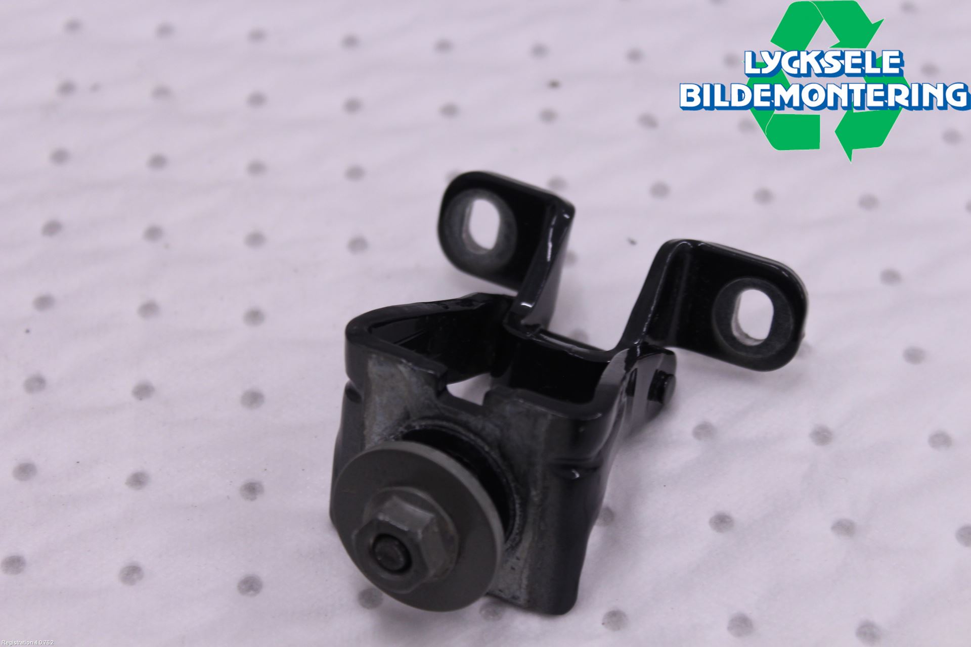 Audi A1 19- Bakluckegångjärn Hö