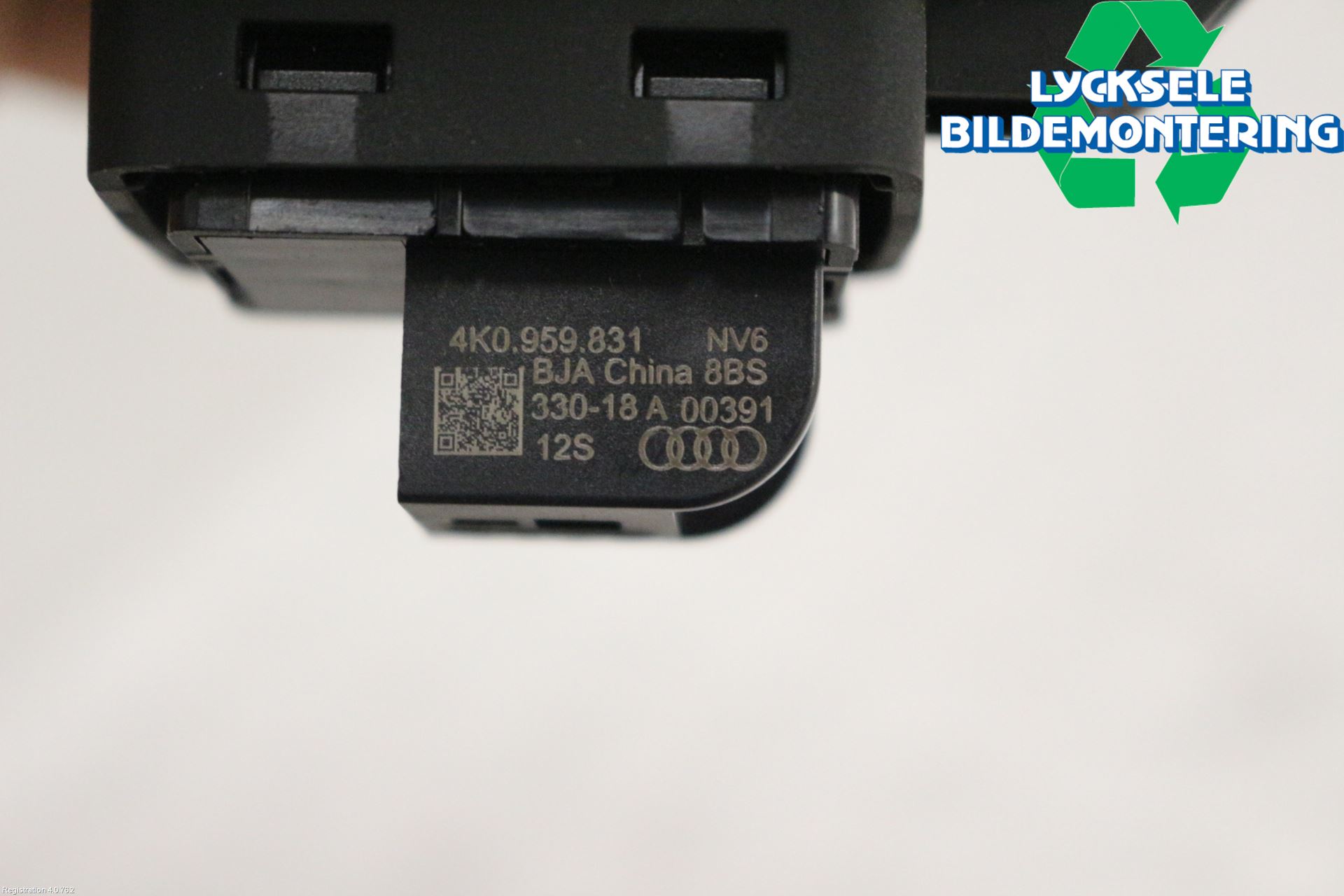 Audi A6 F2/C8 19- Strömställare Baklucka