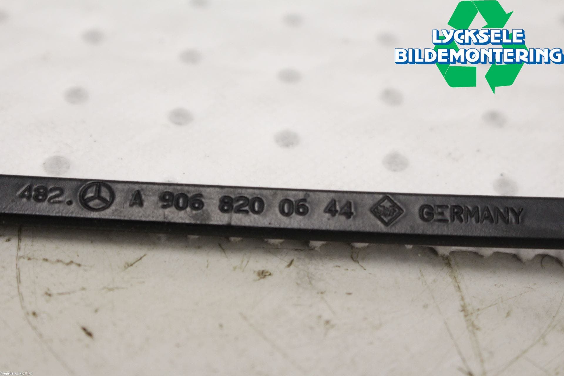 Mercedes-Benz MB SPRINTER (W906) 06-18 Torkararm Armar Vindruta