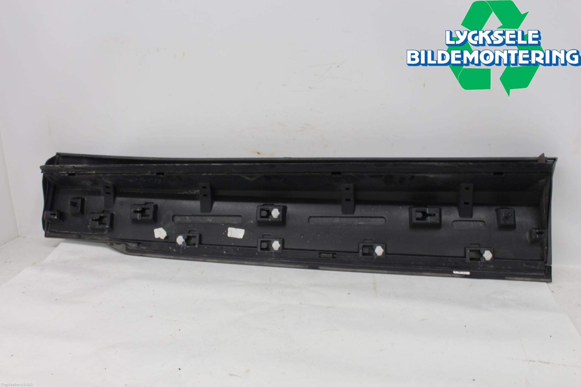 Volkswagen VW TIGUAN 16-24 Dörr Dekorlist Fram Vä